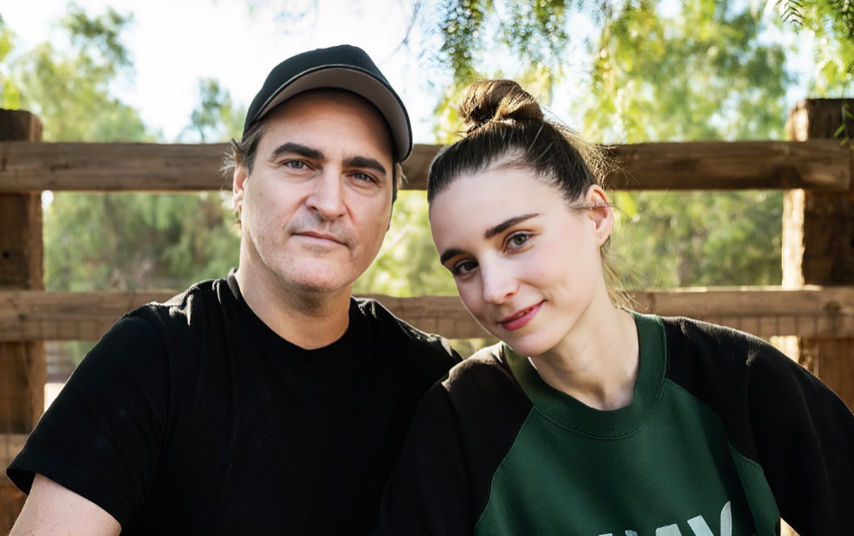 Joaquin Phoenix e Rooney Mara estão à espera do segundo filho. Atriz já mostrou a barriga