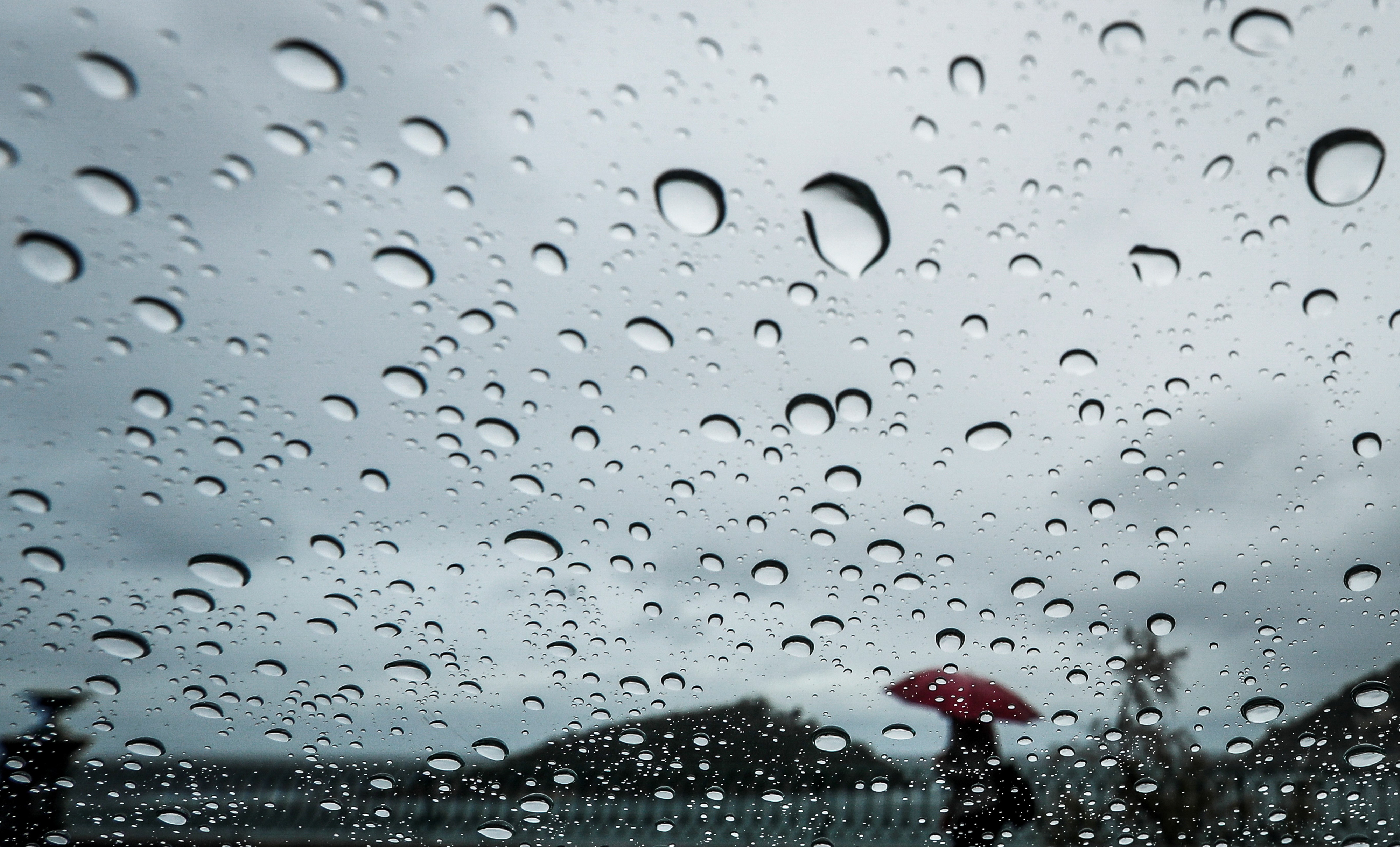 Cinco distritos do continente sob aviso laranja na quarta-feira devido à chuva