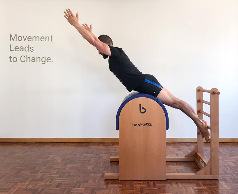 Acha que sabe tudo sobre ioga e pilates? Espere até entrar nesta escola