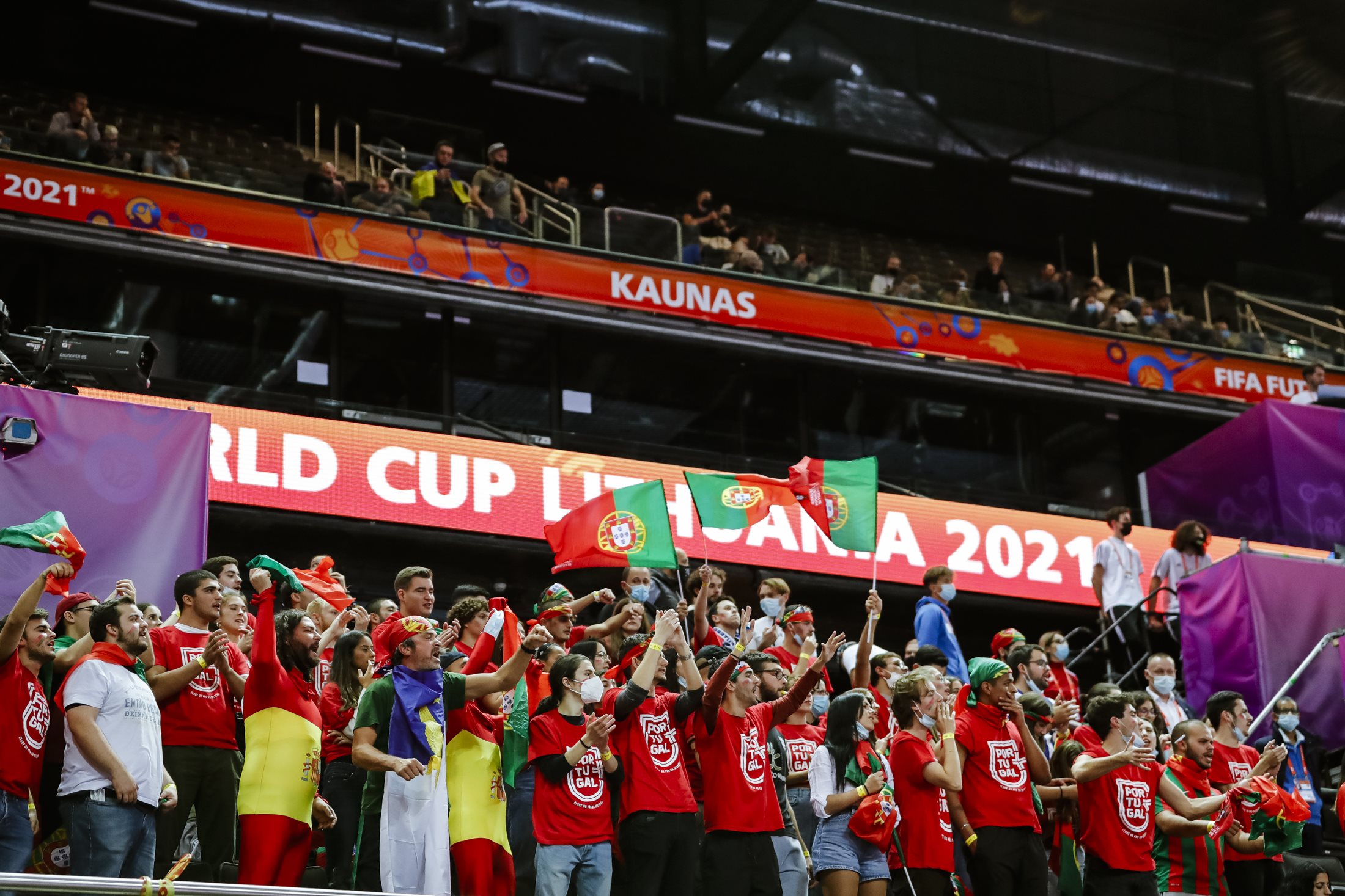 Portugal é campeão mundial de futsal pela primeira vez - Desporto - Jornal  de Negócios