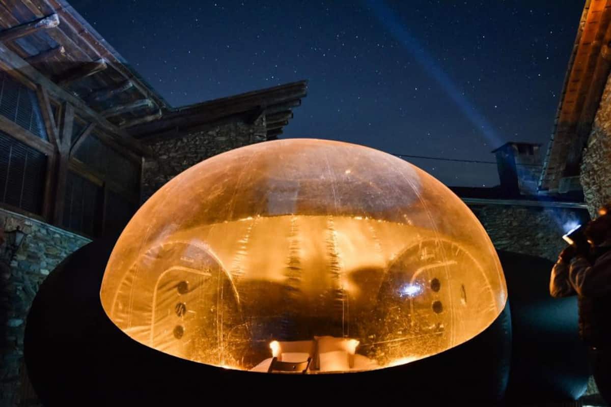 Esta bolha (ou nave espacial) ninguém vai querer rebentar: saiba onde dormir a ver estrelas