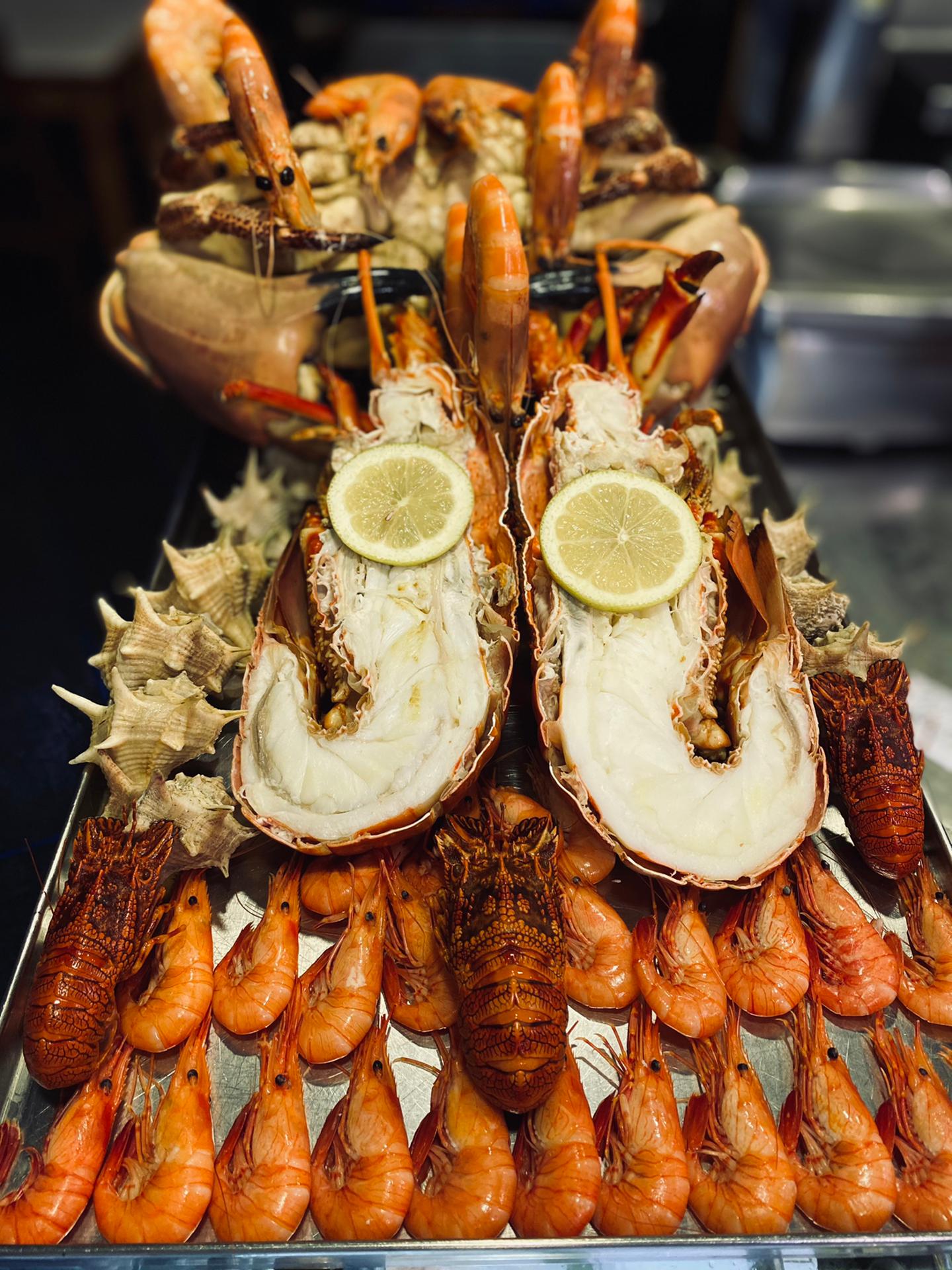 Um restaurante para comer em casa. As travessas de marisco d’ A Torre, em Porto Alto