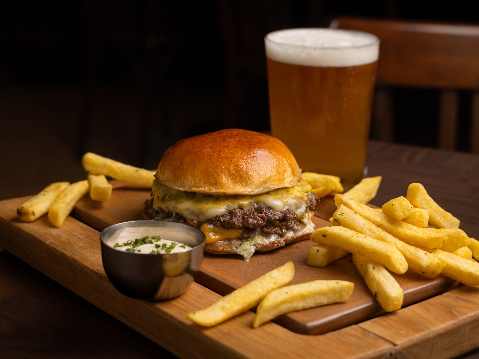 Depois do bife, Blade lança um hambúrguer que não é smash e nem sempre está disponível. Entenda