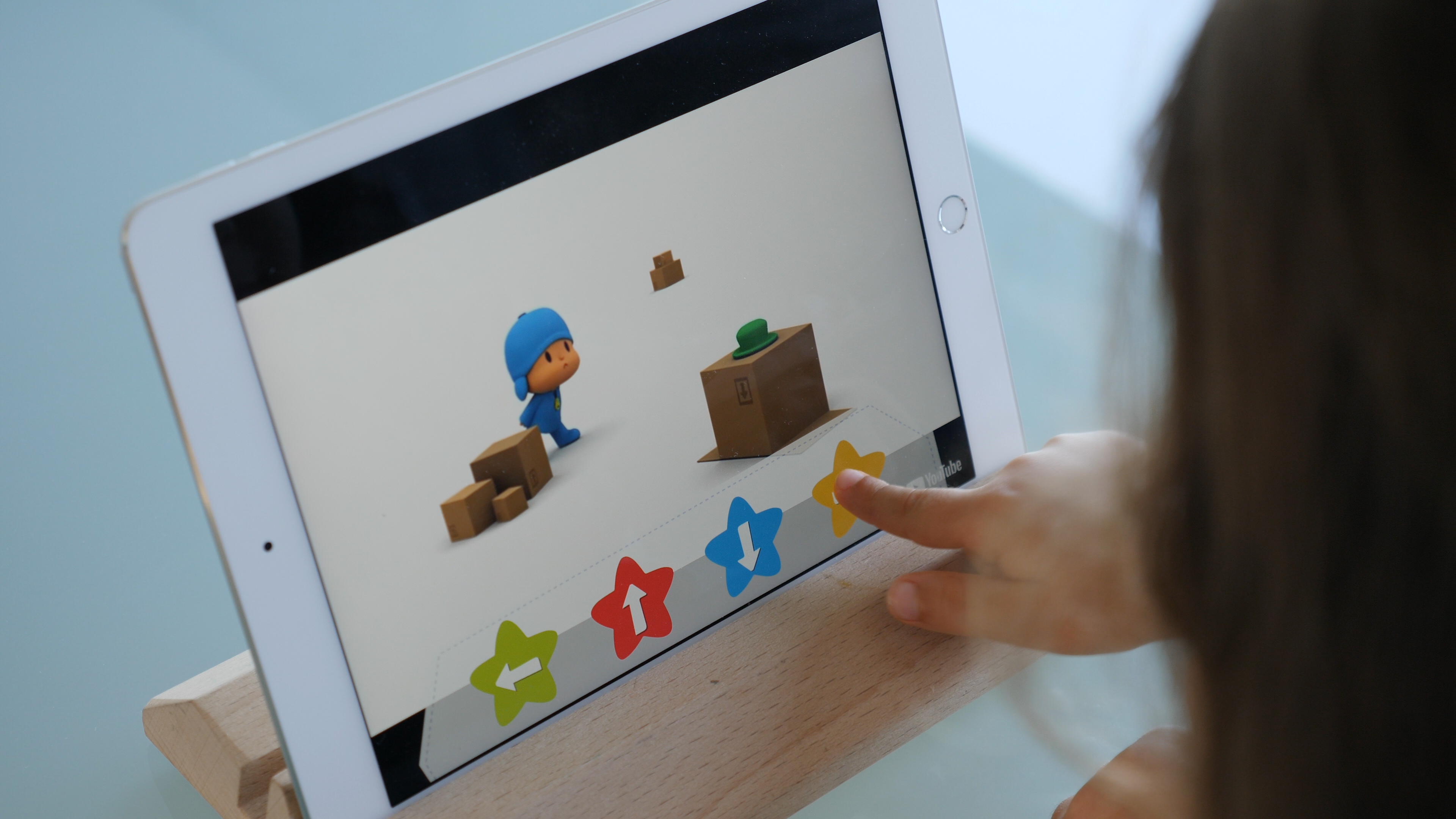 Amor chegou ao fim? Renato abraça Zena no closet e Jéssica assiste a tudo