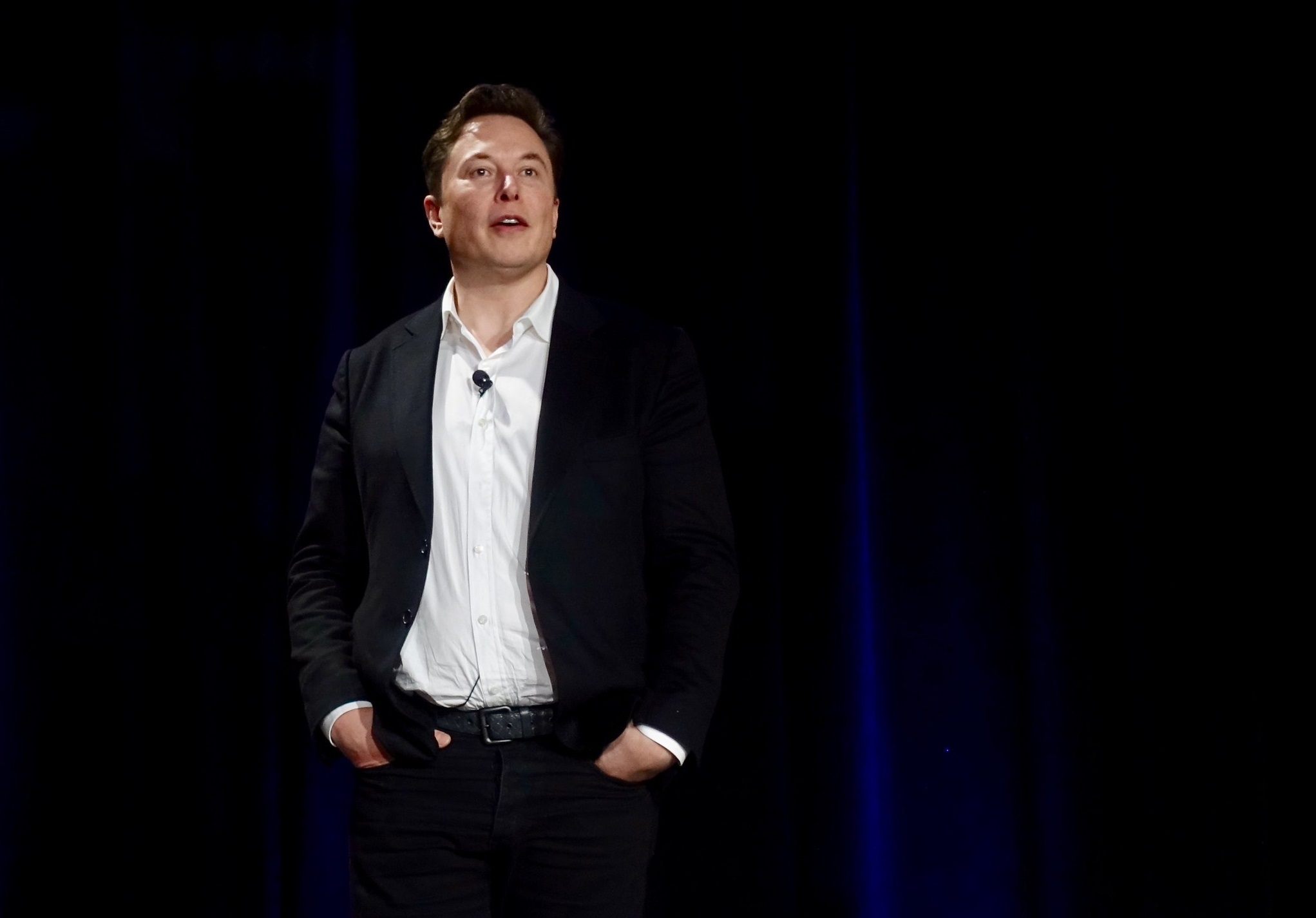 Ex-engenheira da Tesla vence batalha na justiça e quer enfrentar Elon Musk em Tribunal