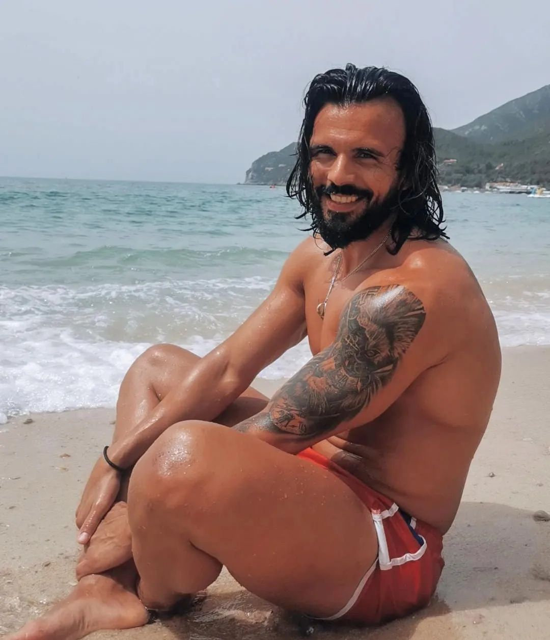 “O Triângulo”. Domingos Terra descuida-se e mostra mais do que devia. Vídeo já é viral