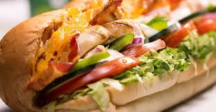 Bacon e queijo é uma combinação imbatível. Prove-a no novo Cheesy BBQ Bacon da Subway (e guarde estômago para a cookie)