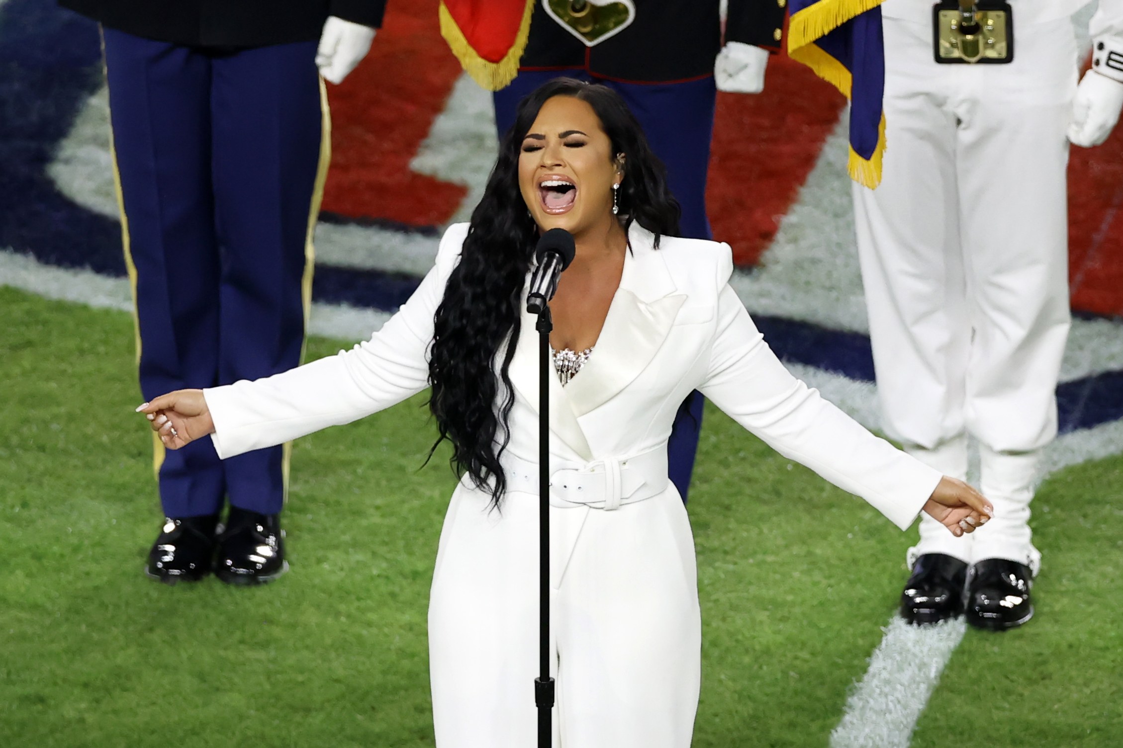 Super Bowl. Demi Lovato canta o hino e leva o estádio à loucura