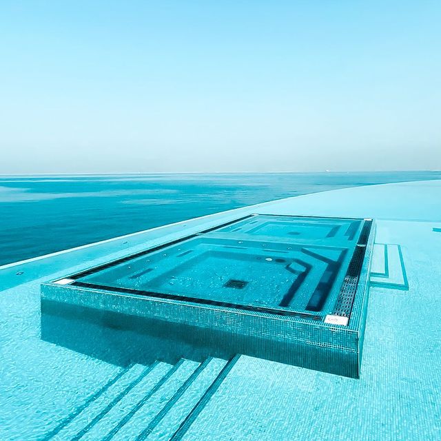 Sal de Portugal no Dubai, uma ponte de vidro inteligente e um safari sustentável: as duas faces do Dubai