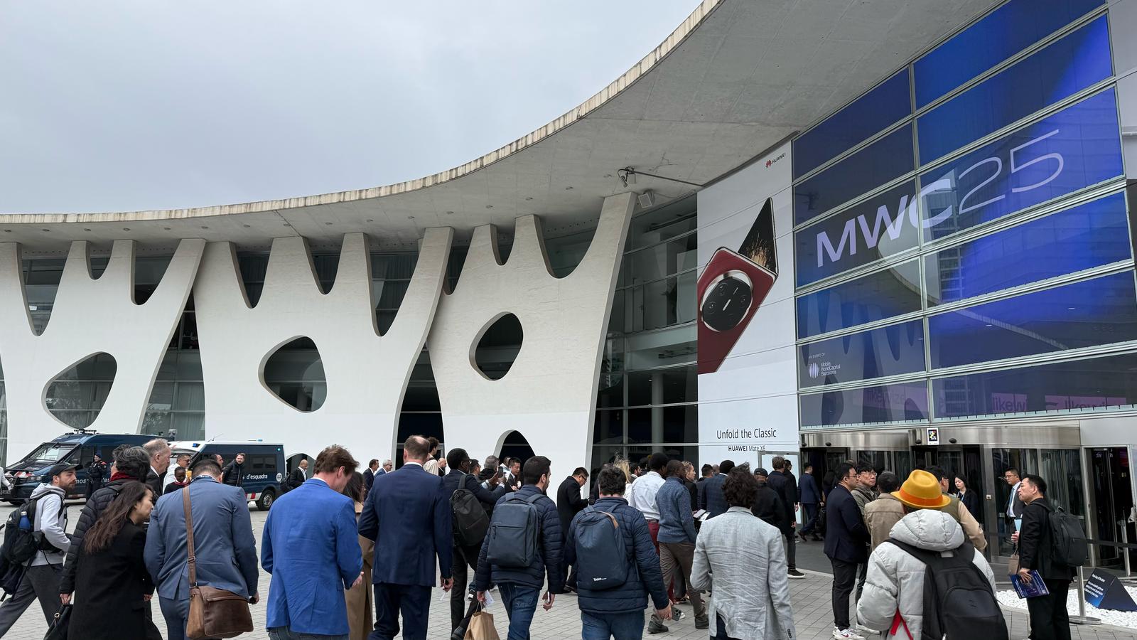 MWC25: Smartphones mais inteligentes, computadores “extensíveis” e novos formatos. O que esperar da feira de Barcelona?