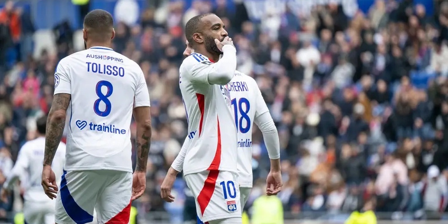 Lyon, de Paulo Fonseca, vence e sobe ao 5.º lugar em jogo marcado por penálti escandaloso validado pelo VAR