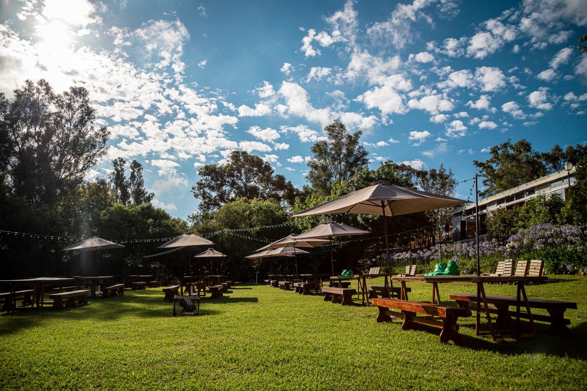 Comida, ar livre e Sambinha Bom. Monsantos Open Air reabre a 7 de maio