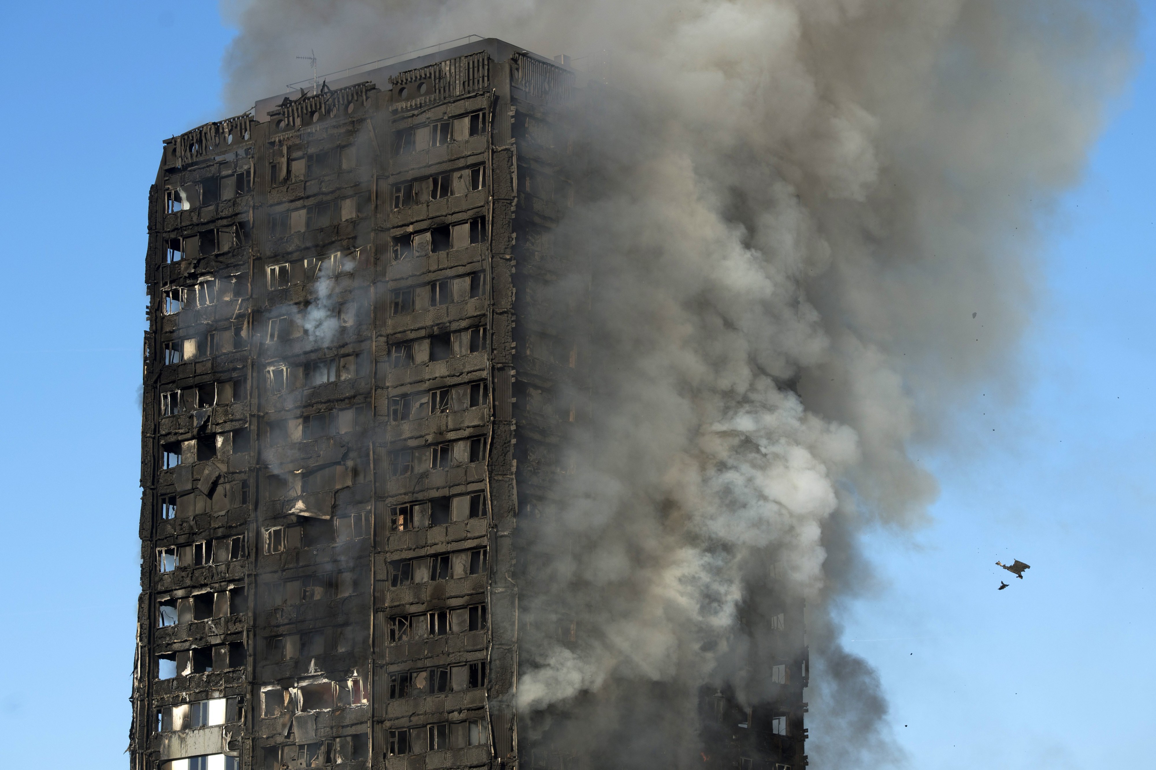 Torre Grenfell vai ser demolida. Passaram quase oito anos desde o incêndio que matou 72 pessoas