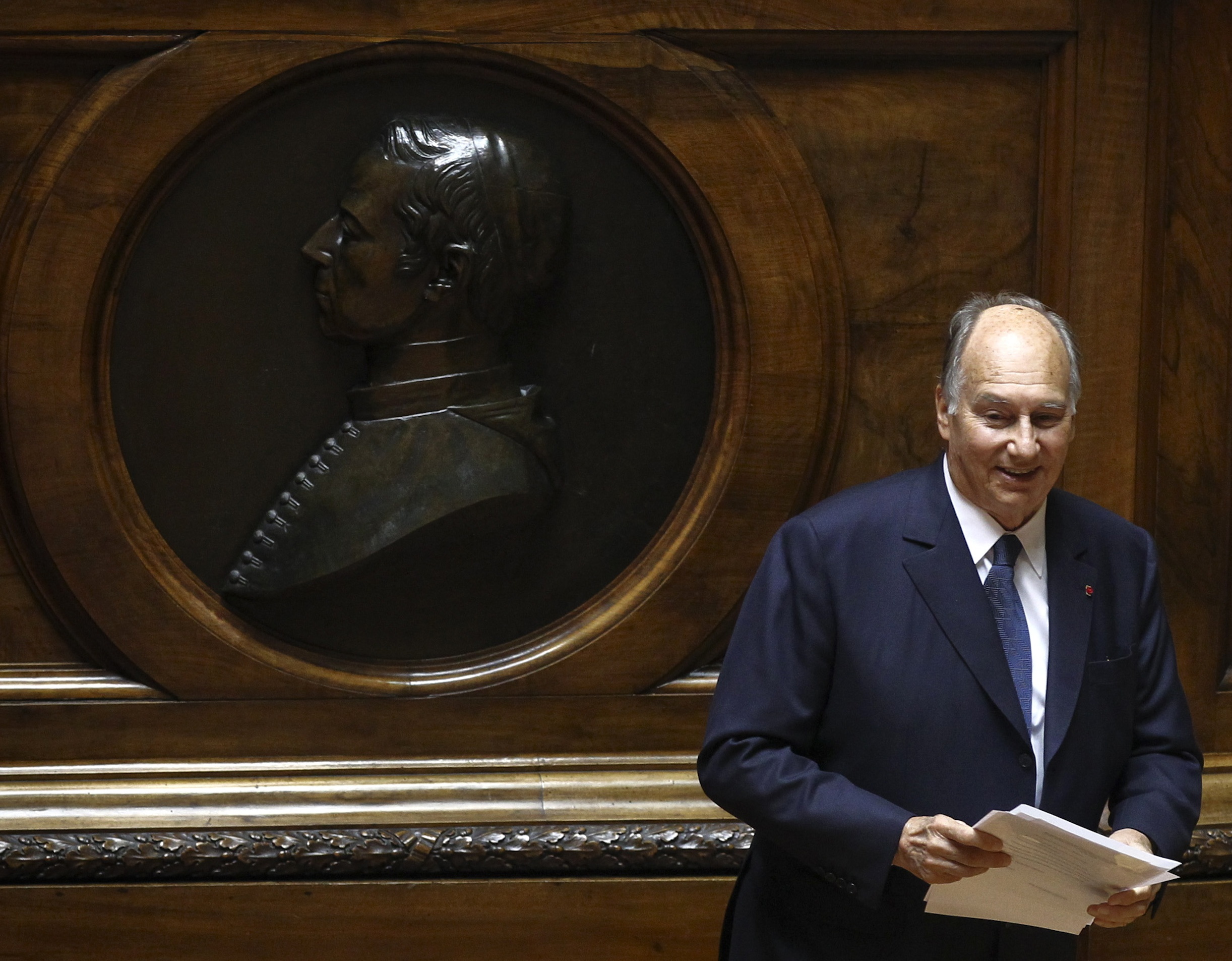 Portugal despede-se de "um bom amigo". Cerimónia fúnebre de Aga Khan decorre hoje no Centro Ismaili