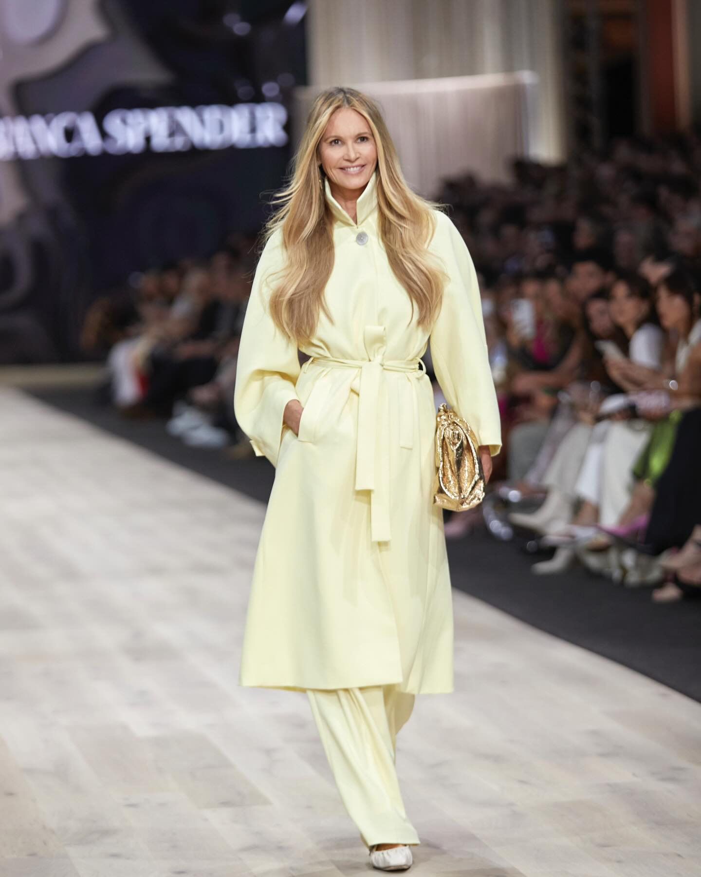 Elle Macpherson luta contra um cancro há 7 anos, mas recusou quimioterapia. “Foi assustador”