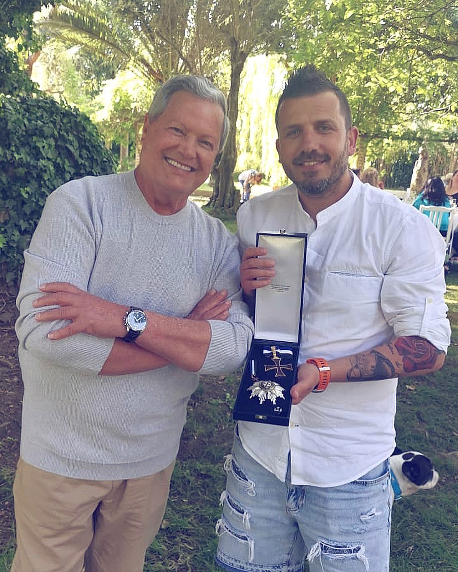 Bombeiro herdeiro de Marco Paulo quer fazer carreira na política. Será que pode?