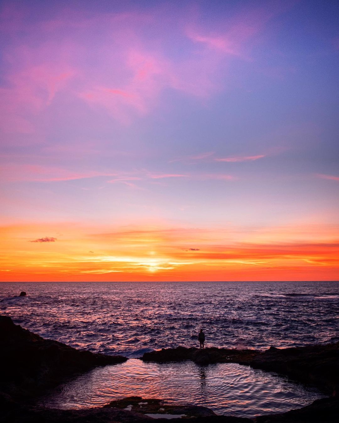 Se está ou vai de férias aos Açores, tem de mergulhar e ver o pôr-do-sol nestas piscinas naturais em São Miguel