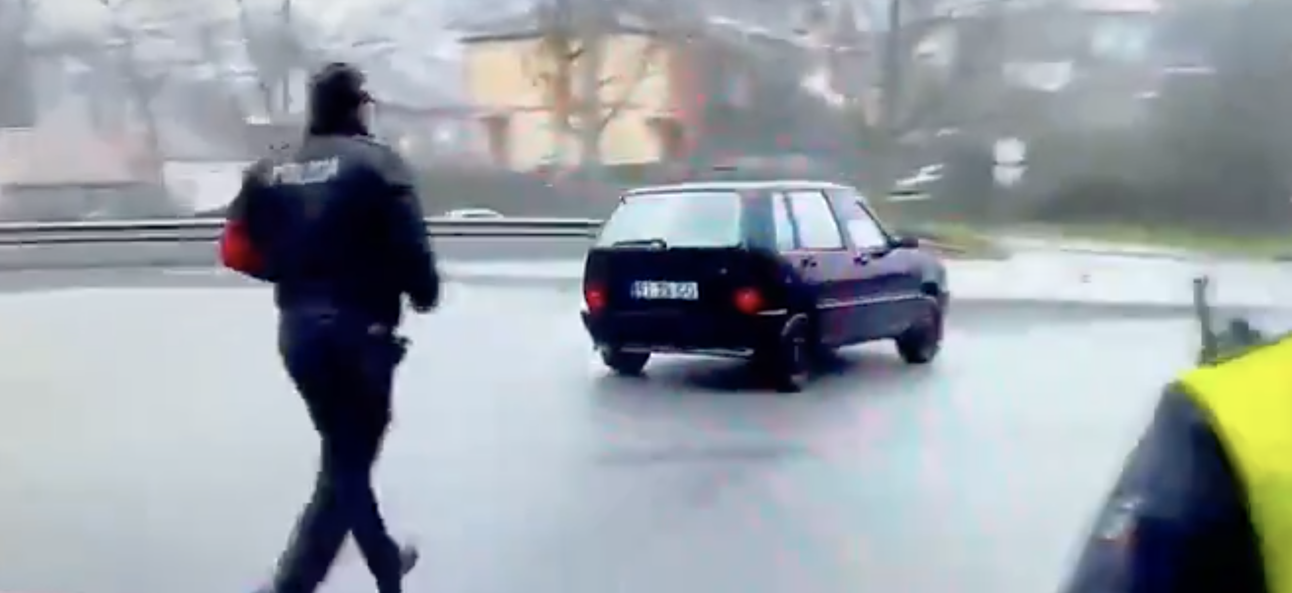 Condutor foge à operação de STOP da PSP no Porto e quase atropela agentes