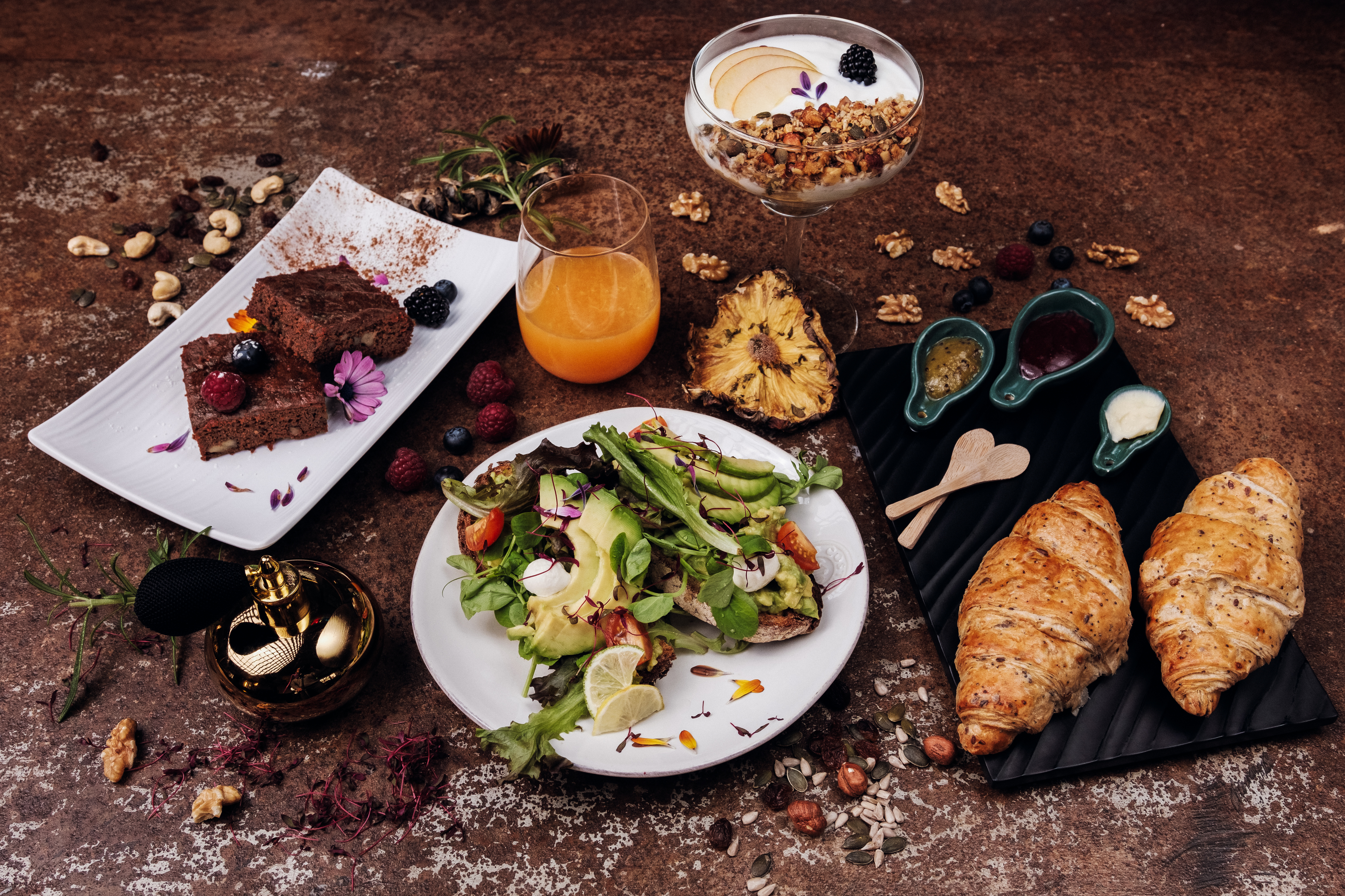 Raw Culture. Há um novo brunch no Bairro Alto — e até tem panquecas com vinho do Porto