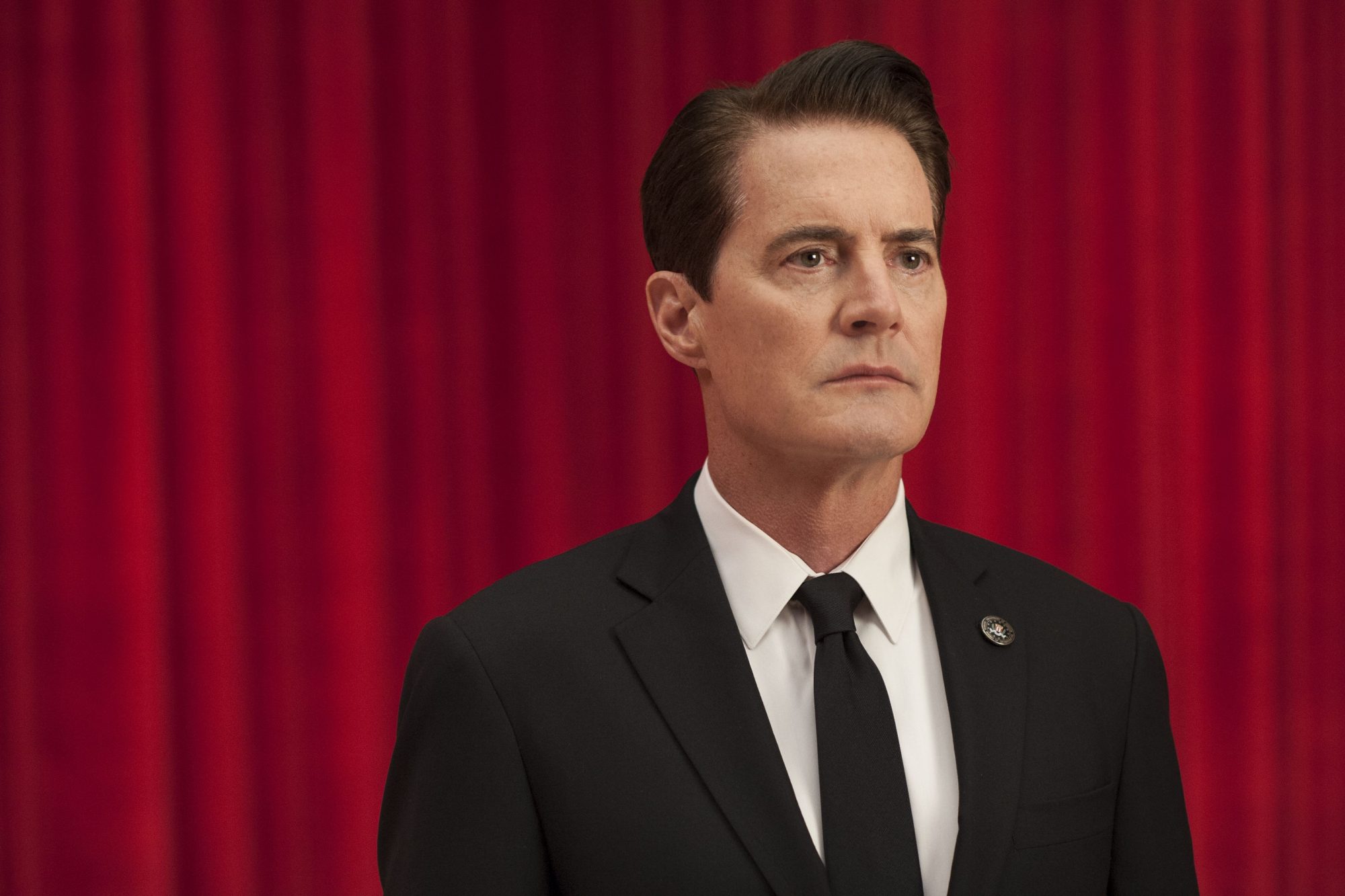 As 6 séries que foram canceladas depois de ganharem um Emmy