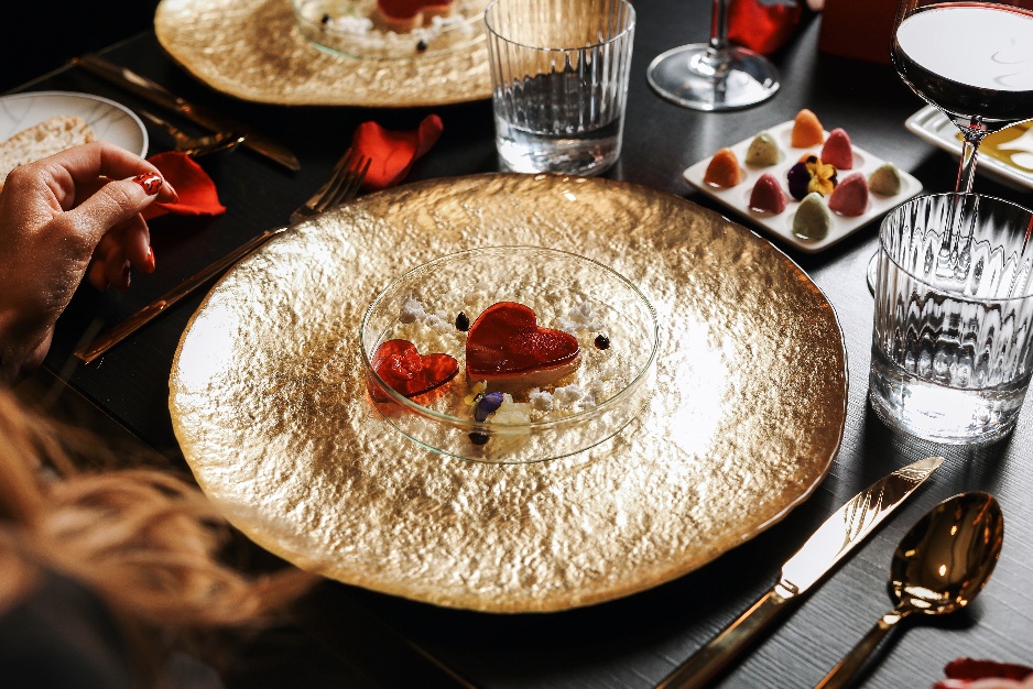 Ainda não marcou o jantar do Dia dos Namorados? 5 ideias de restaurantes (alguns com música ao vivo)