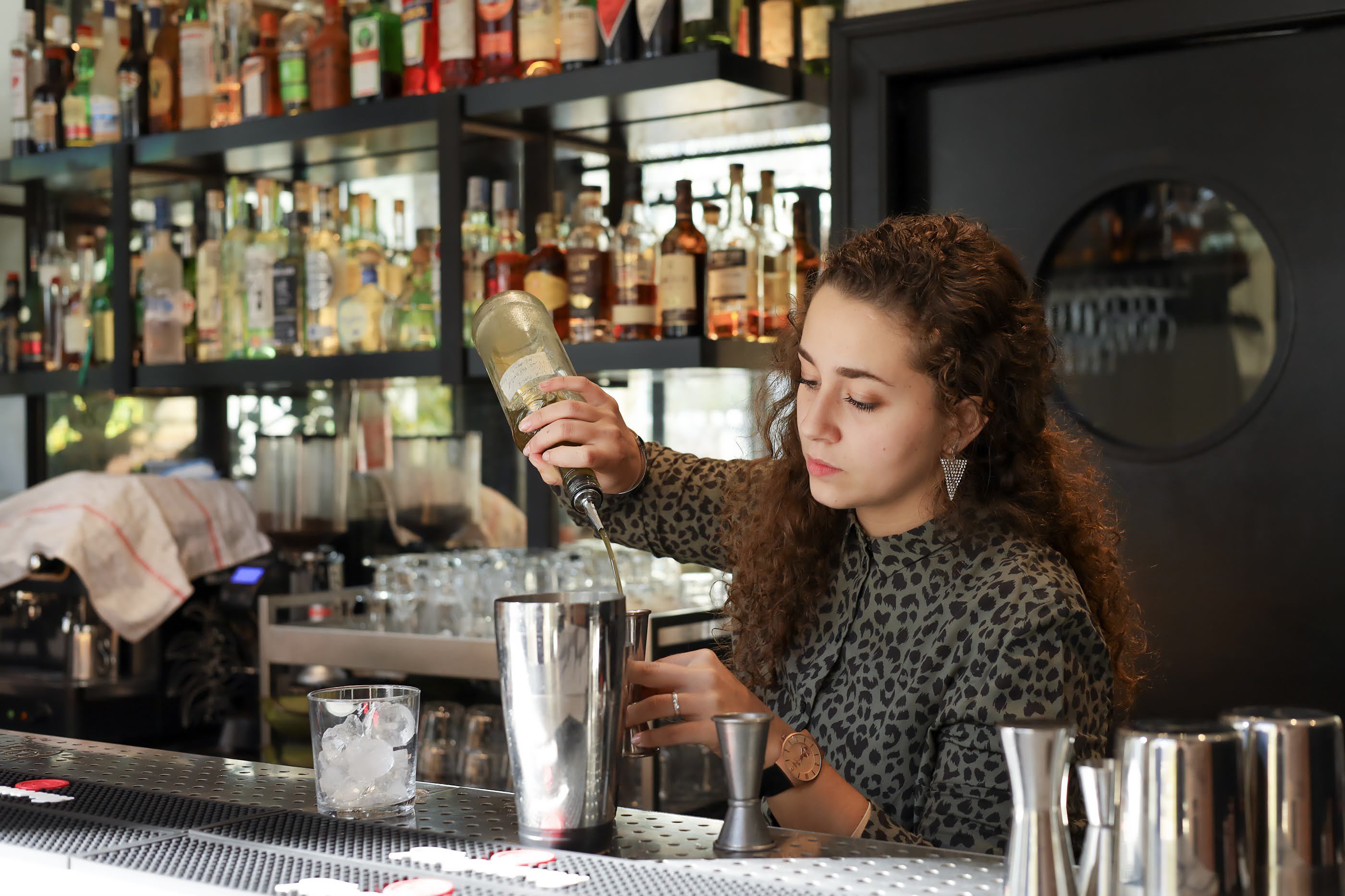 Precisa de uma boa razão para celebrar o Novo Ano Chinês? Infame tem cocktails grátis