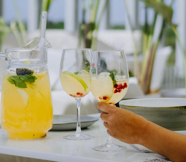 De espumante ou maracujá. 5 spots onde a sangria é tão boa que até justifica a ida por si só