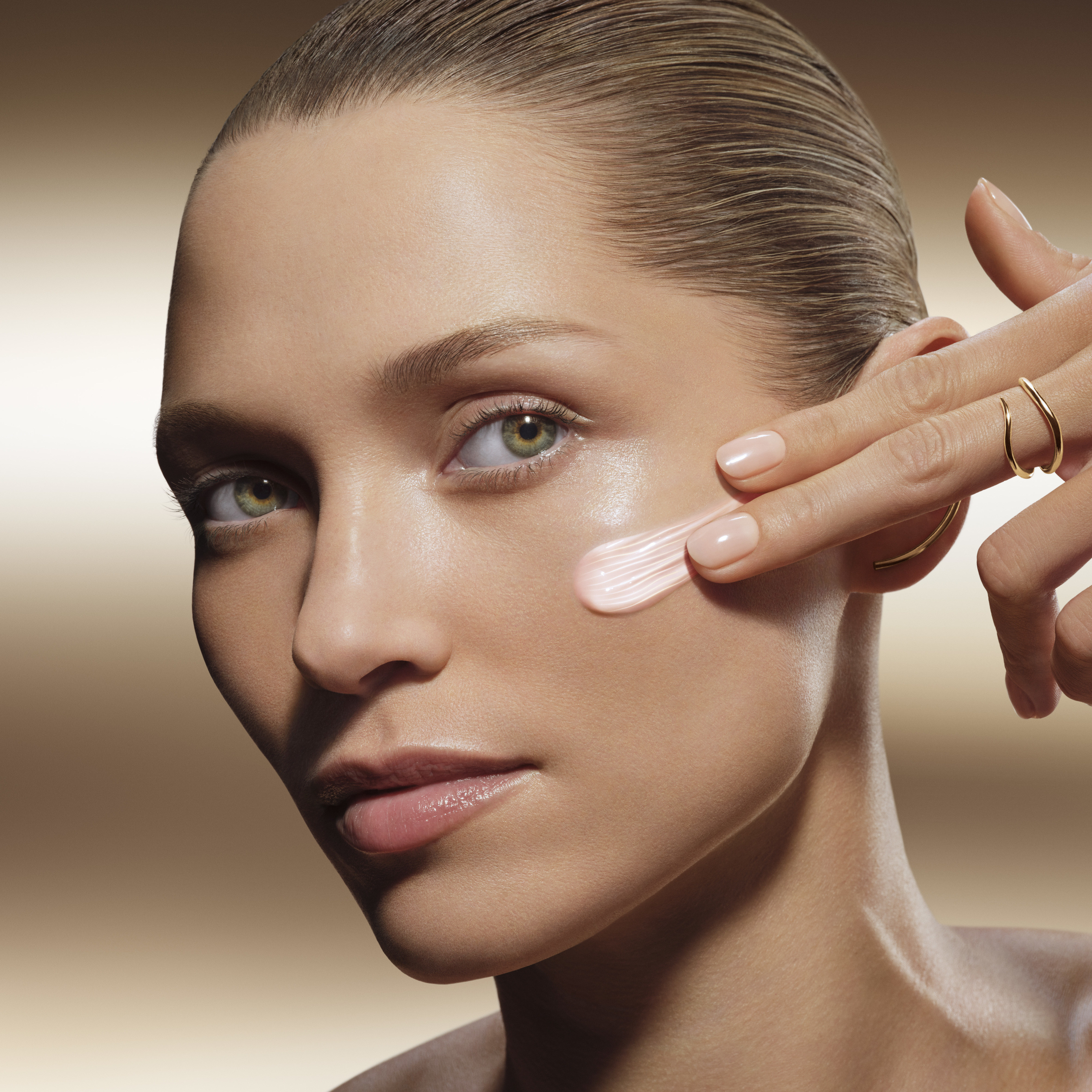 Este creme luxuoso promete tirar-lhe 5 anos de cima em apenas 1 mês (mas custa mais de 350€)