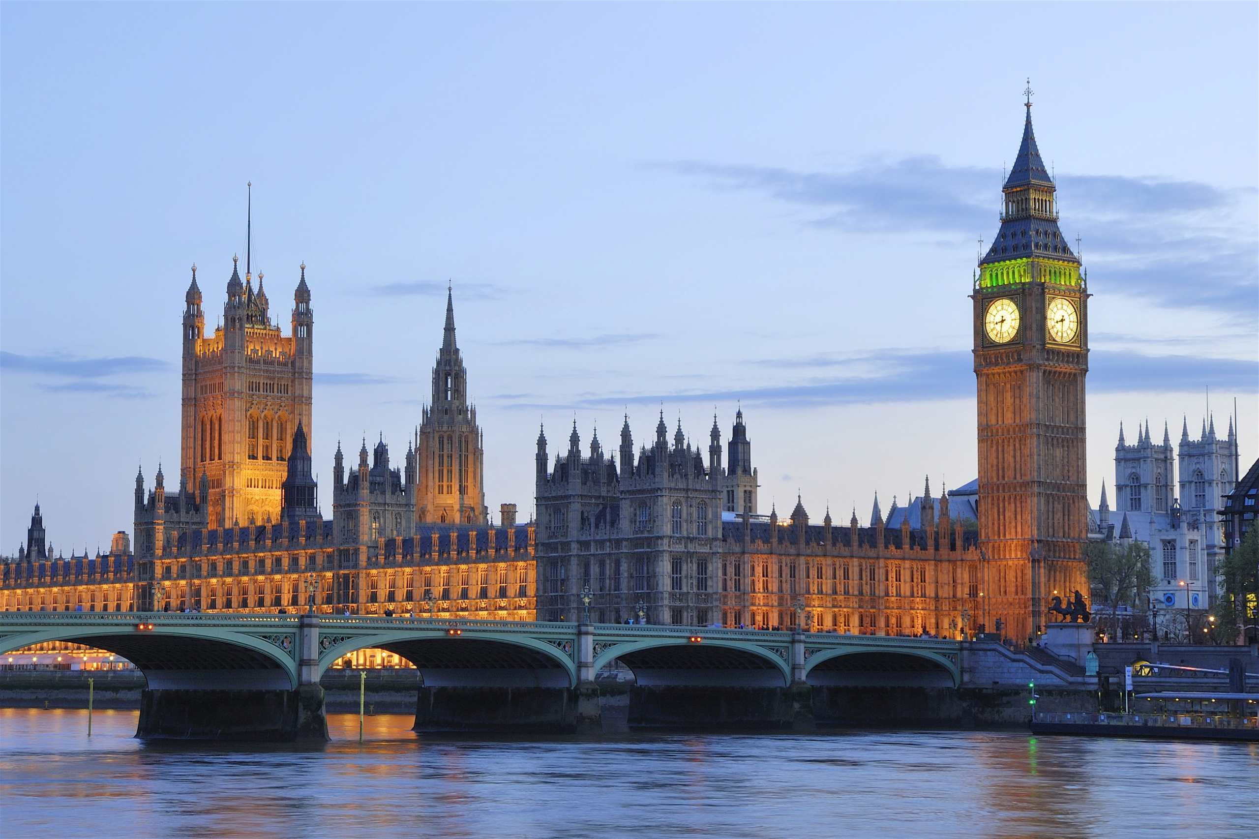 Voos para Londres a 9,99€. Conheça a nova campanha relâmpago da Ryanair até março