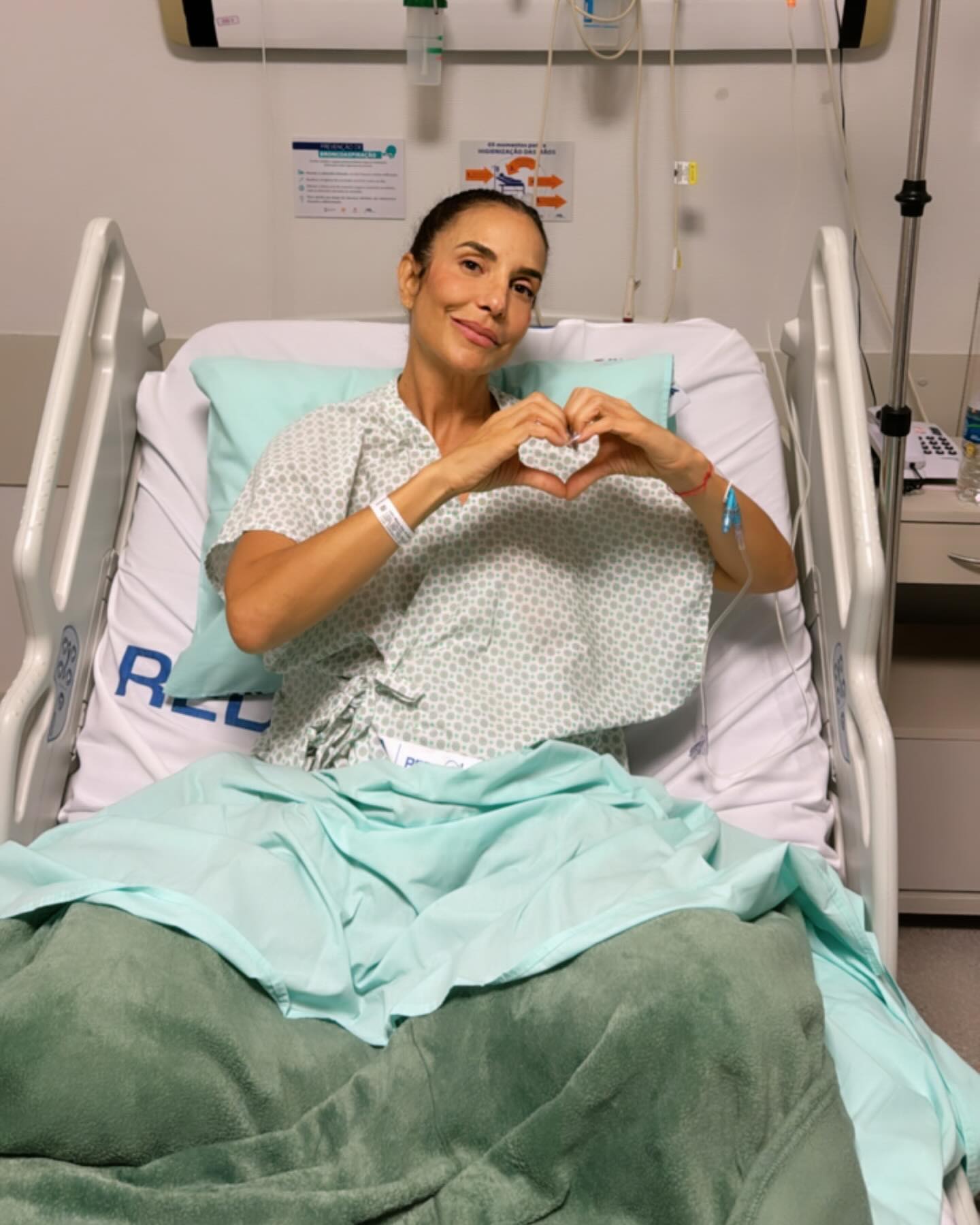 Da “maratona carnavalesca” para o hospital. Ivete Sangalo revela problema de saúde