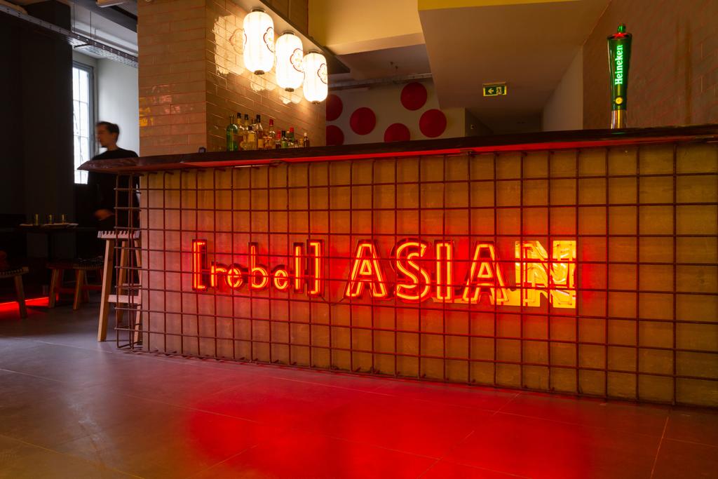 Restaurantes. O Rebel Asian é o bad boy que não nos parte o coração