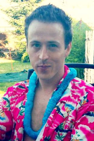 Dias depois de ser mãe, mulher achava que estava a ser traída pelo noivo. Acabou por descobrir que era pedófilo