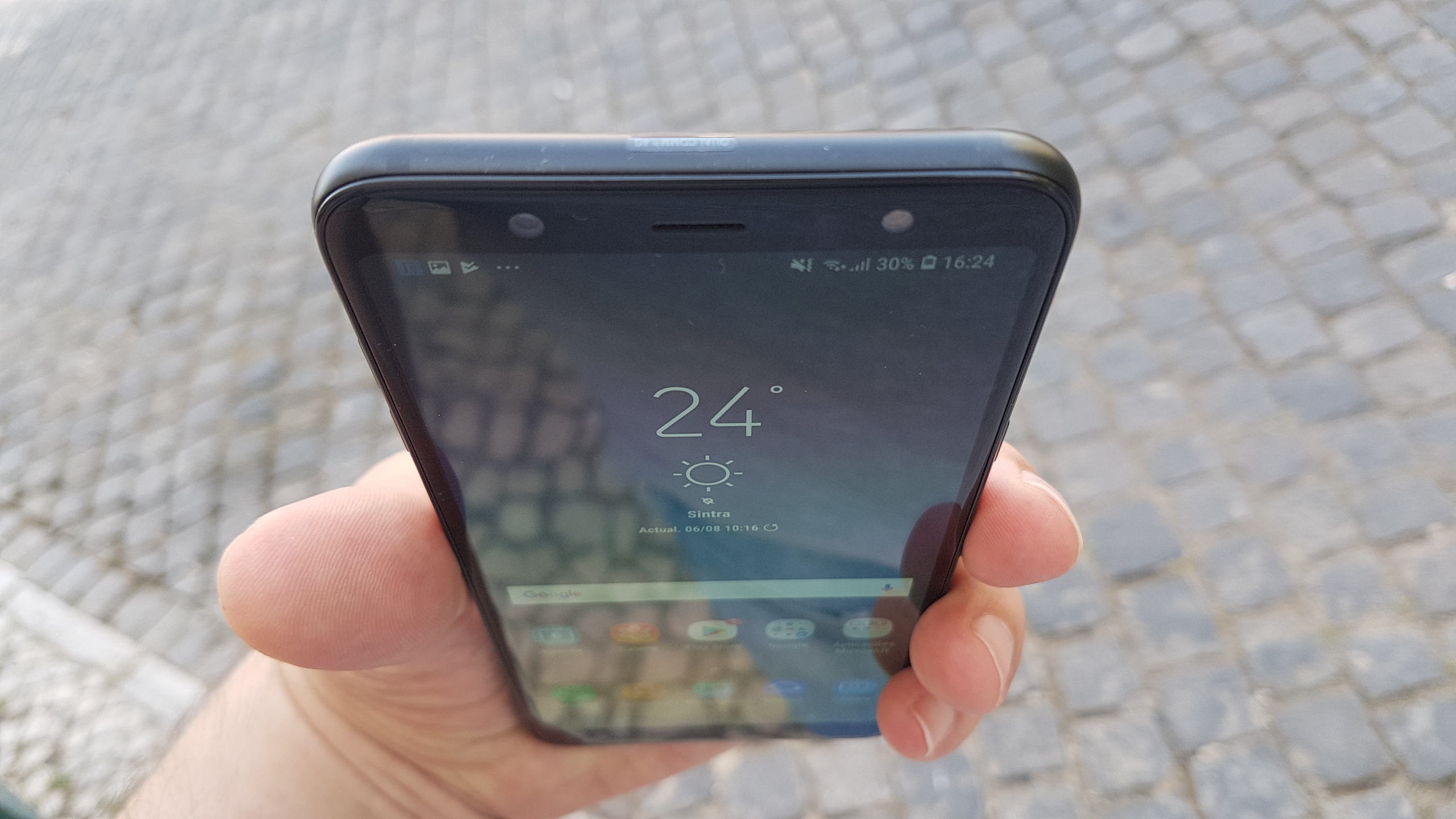 O vermelho é rei no Natal. Inspire-se nestas 20 manicures perfeitas para a quadra (e veja 13 vernizes)