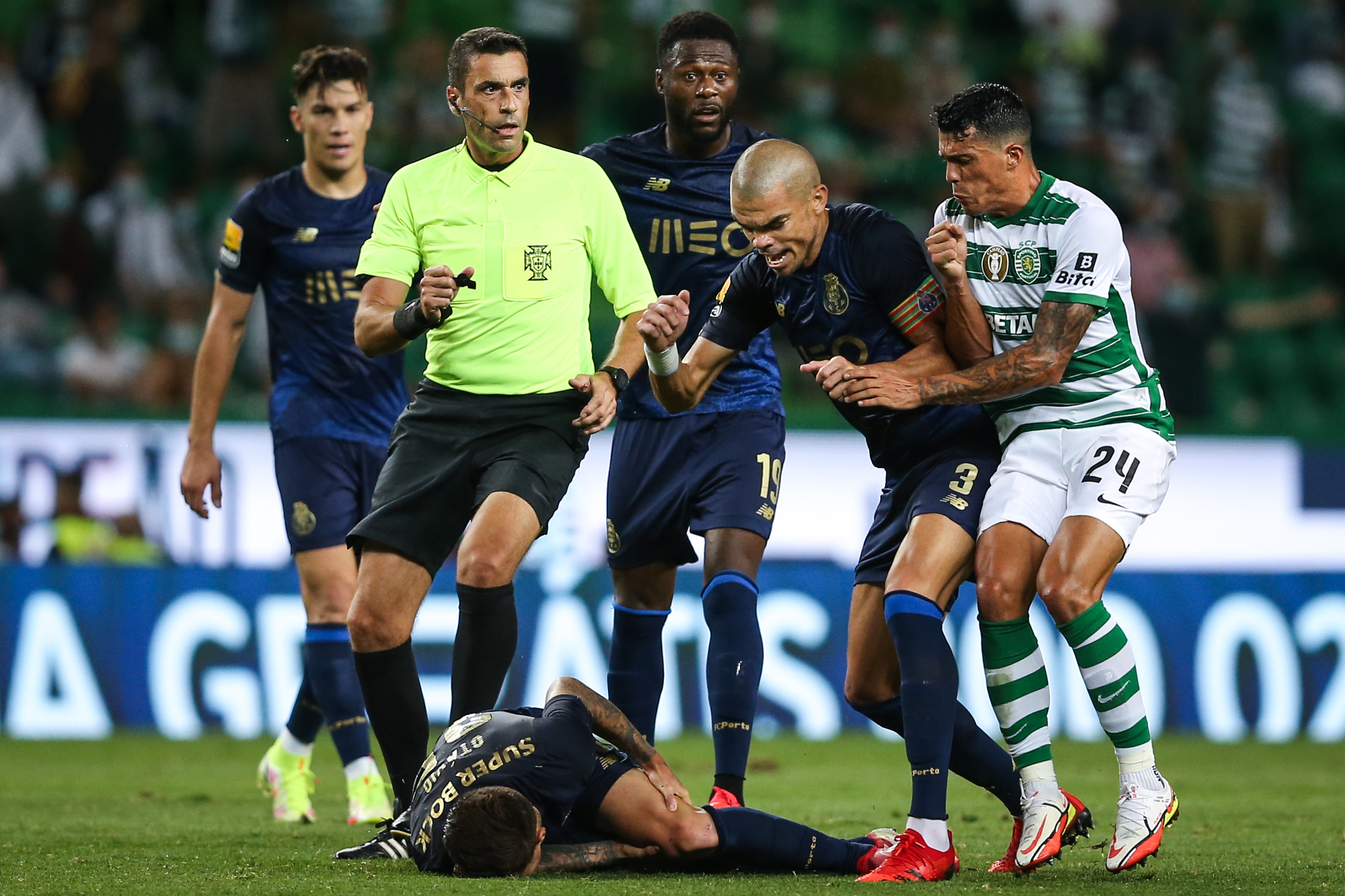 VÍDEO: Rennes vê o golo do empate anulado, aos 90'+11', por uma razão  insólita - Liga Europa - SAPO Desporto