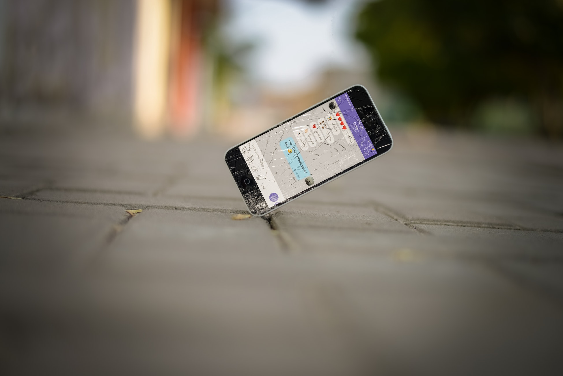 Fechar as apps não poupa bateria nem torna o telemóvel mais rápido (e só faz mal)