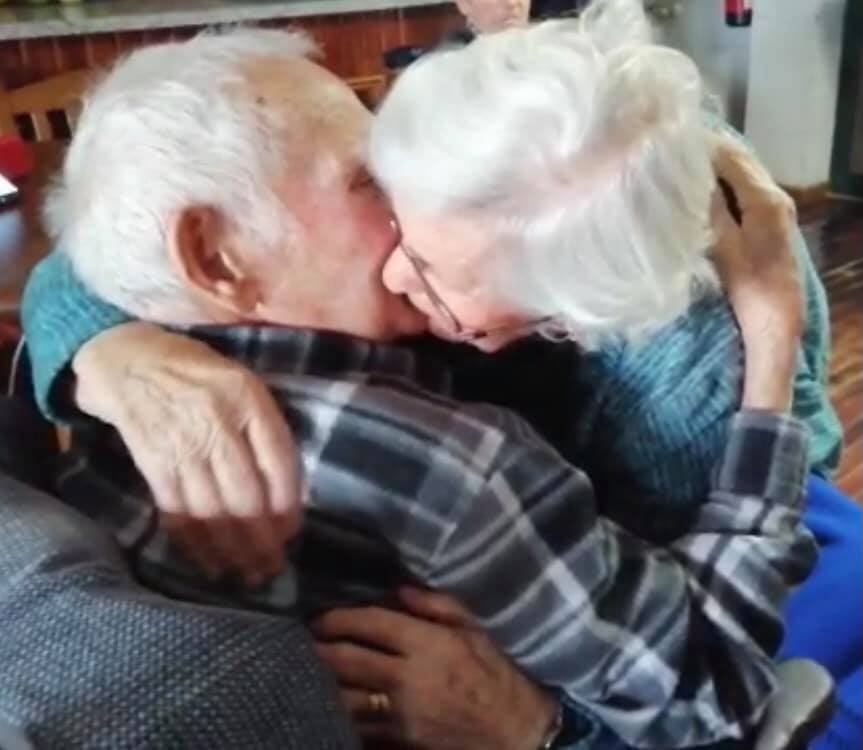 Reencontro de casal de idosos em lar de Pinhel está a emocionar o país. Veja o vídeo