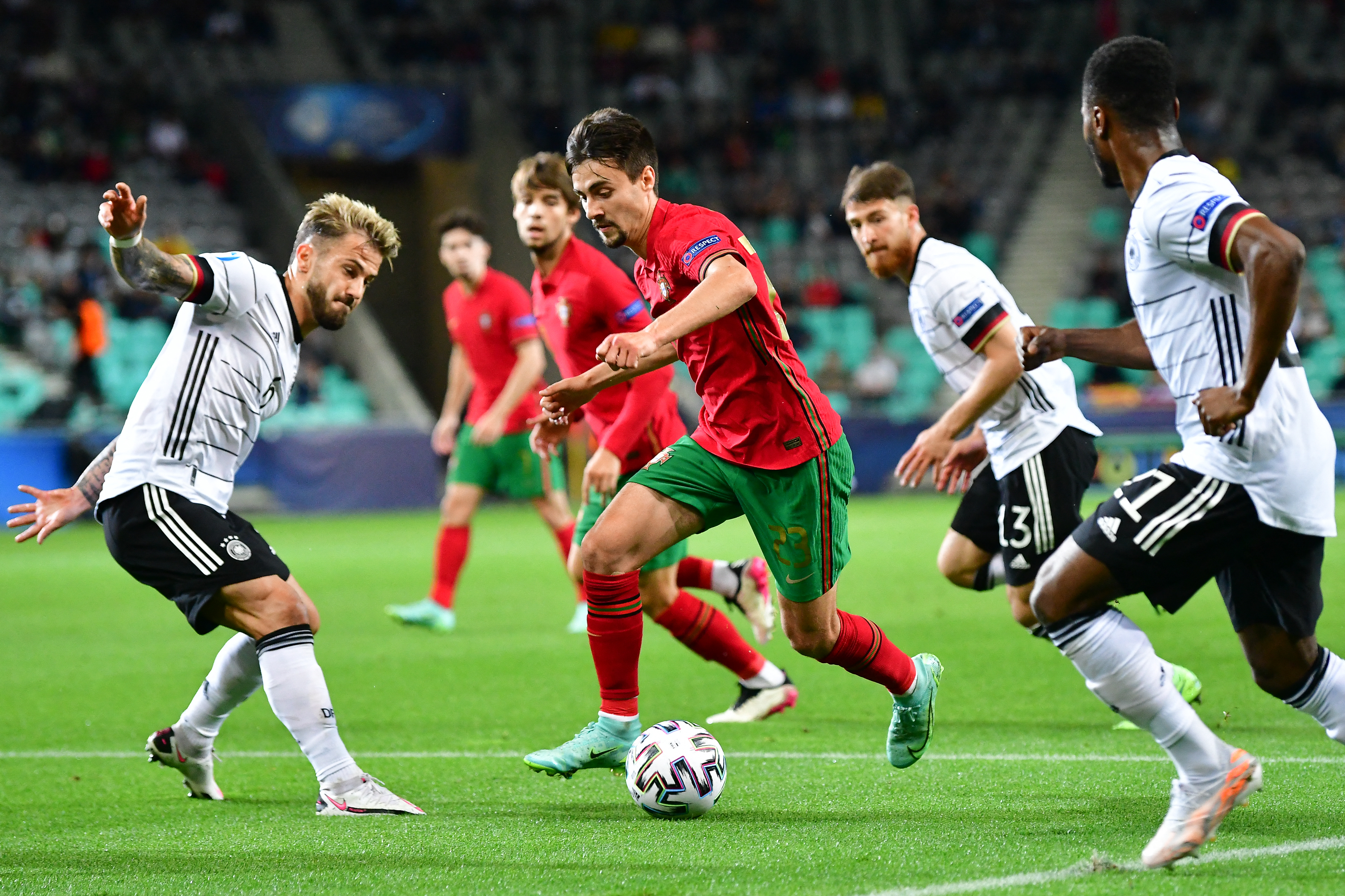 Portugal on X: ⏹ Final da partida! O Euro Sub-21 está cada vez