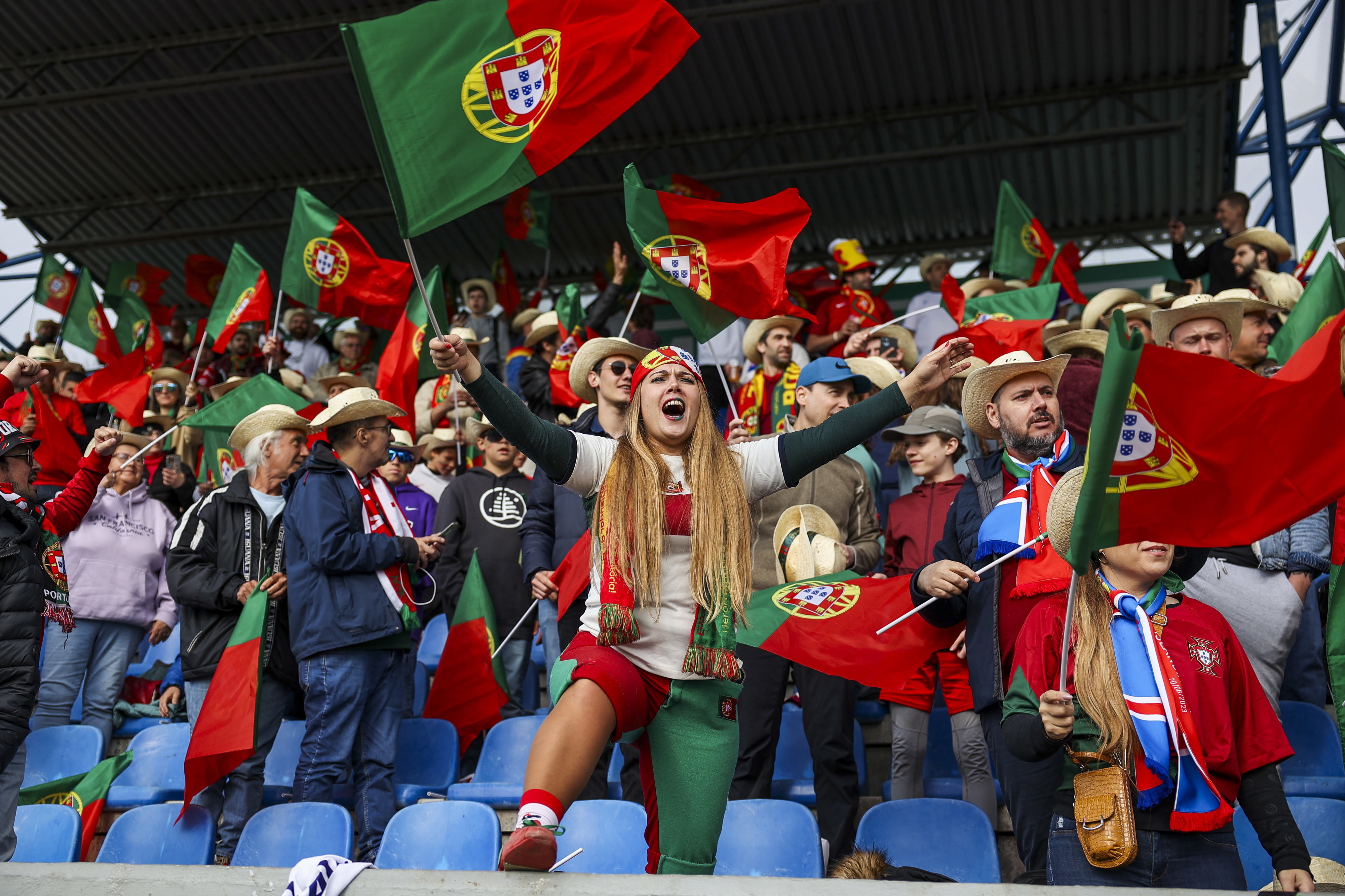 Eliminatórias Euro 2024: em seu jogo 200 por Portugal, Cristiano mantém a  Seleção a 100% - Jornal Mundo Lusíada