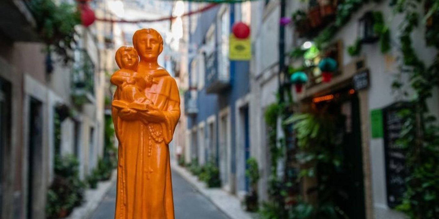 Pão, circo e ajustes diretos: As juntas de festas de Lisboa