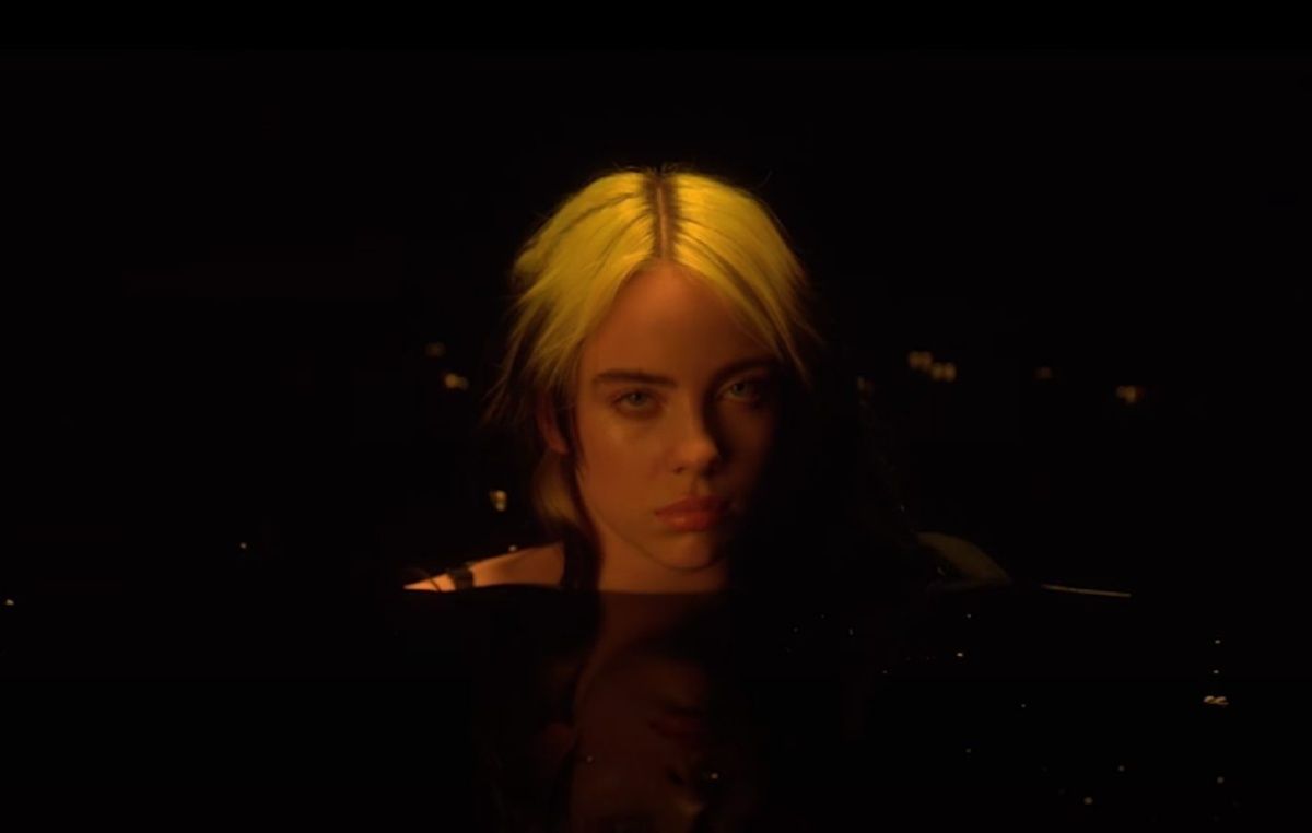 Billie Eilish publica vídeo polémico em que se despe enquanto fala da sexualização do corpo da mulher