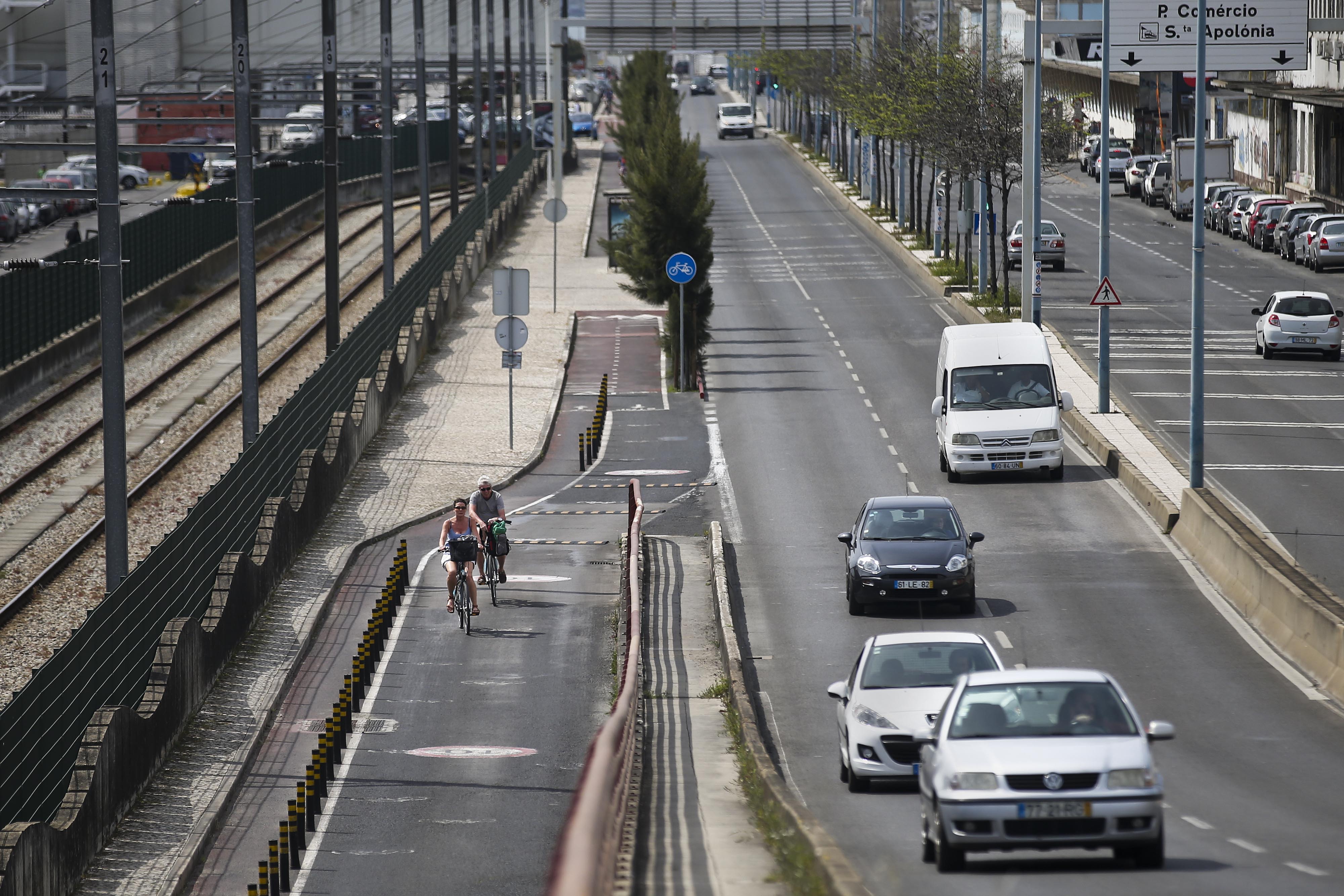 CM Lisboa insta Governo a legislar redução da velocidade máxima de circulação rodoviária