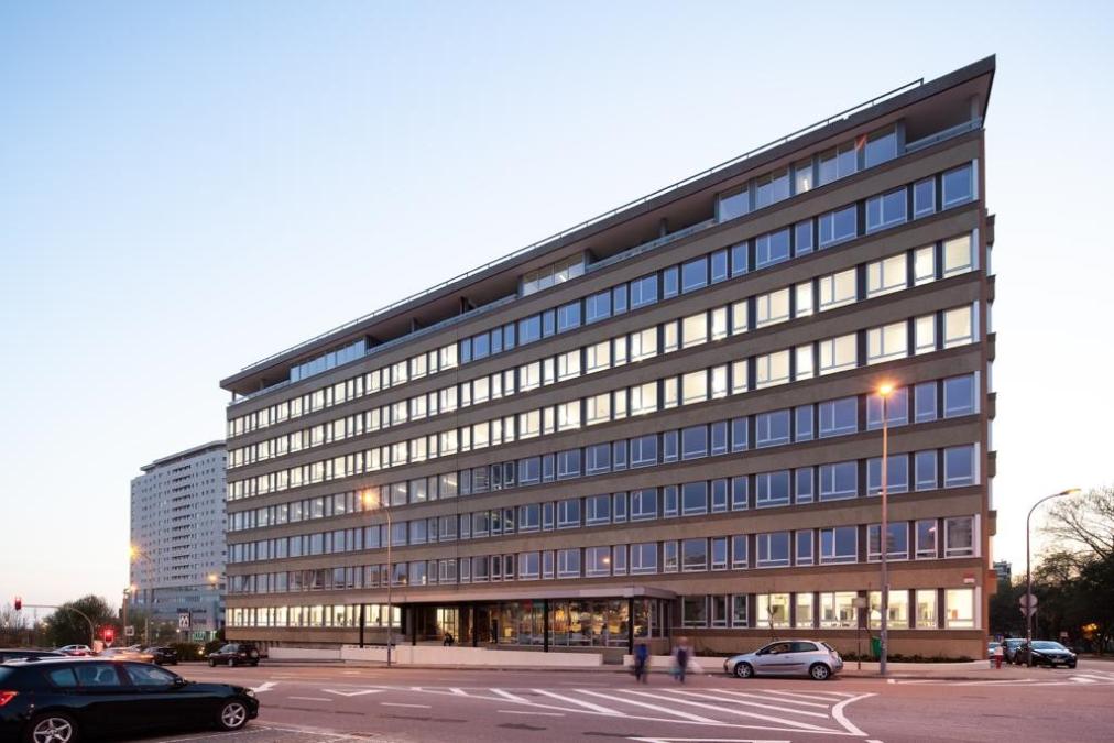 O novo cowork do Porto tem rooftop, cinco obras do Vhils e espaços incríveis