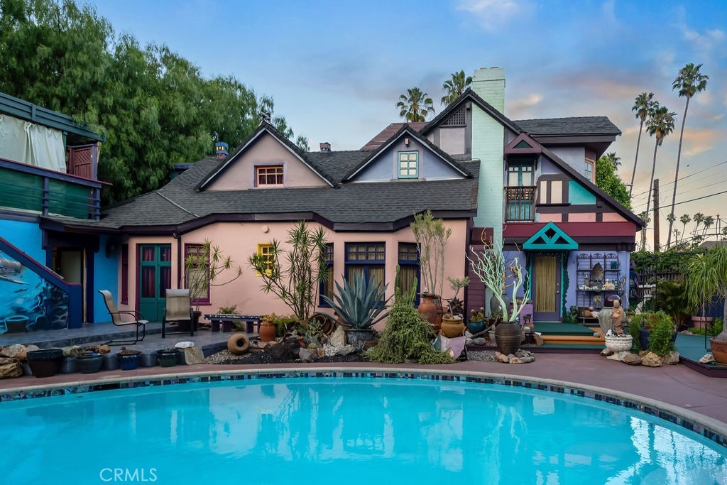 Tem 2,9 milhões de euros à mão? Esta é a casa fofa e instagramável está à venda (veja as fotos)