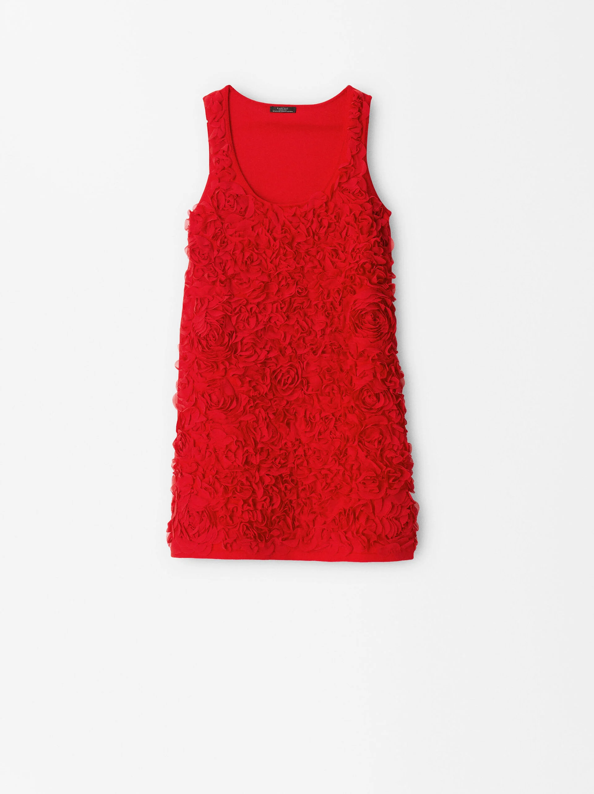 Este vestido está a bombar e é perfeito o Dia dos Namorados (e tem 50% de desconto)