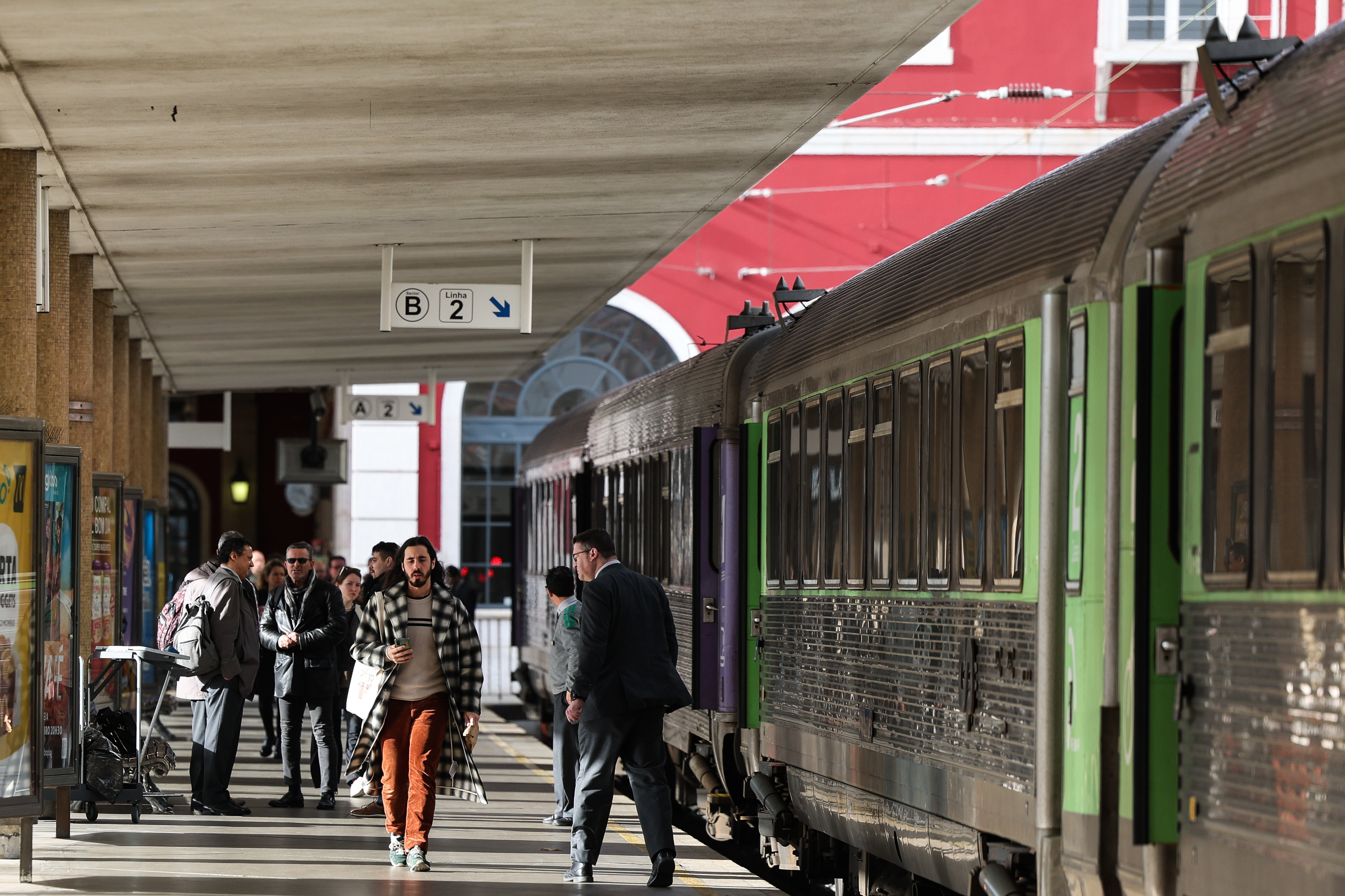 Governo garante criação de passe ferroviário nacional até final de junho