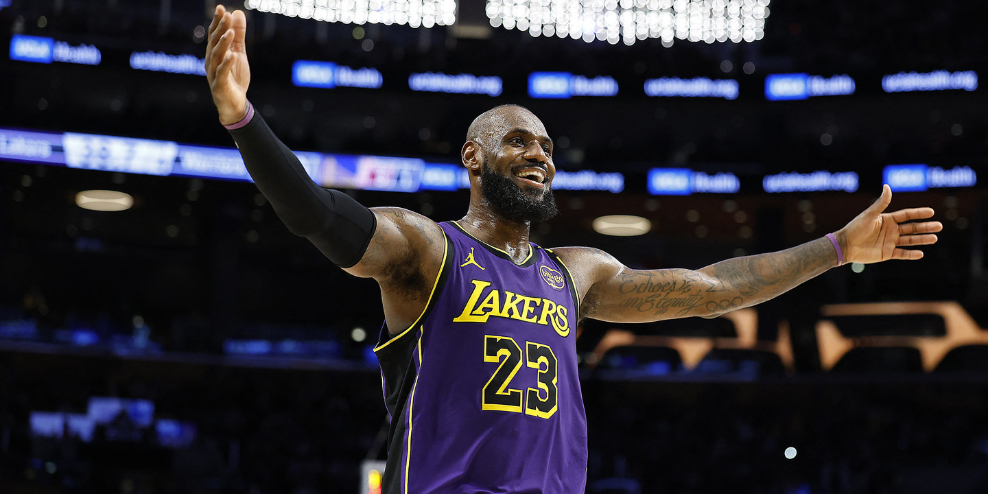 LeBron James com exibição de luxo no triunfo dos Lakers frente aos Warriors