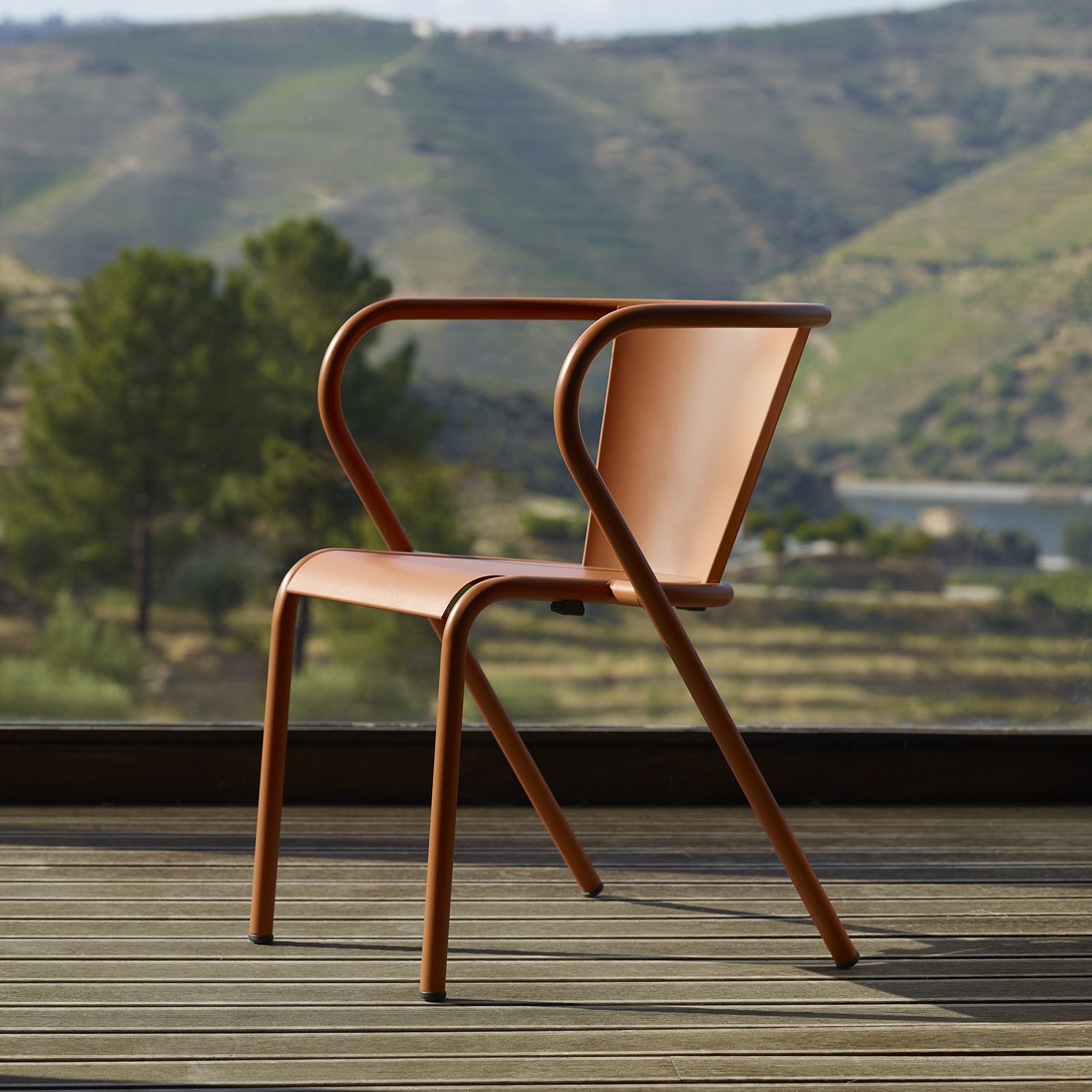 As cadeiras de esplanada têm uma história para contar. E tem mais de 100 anos