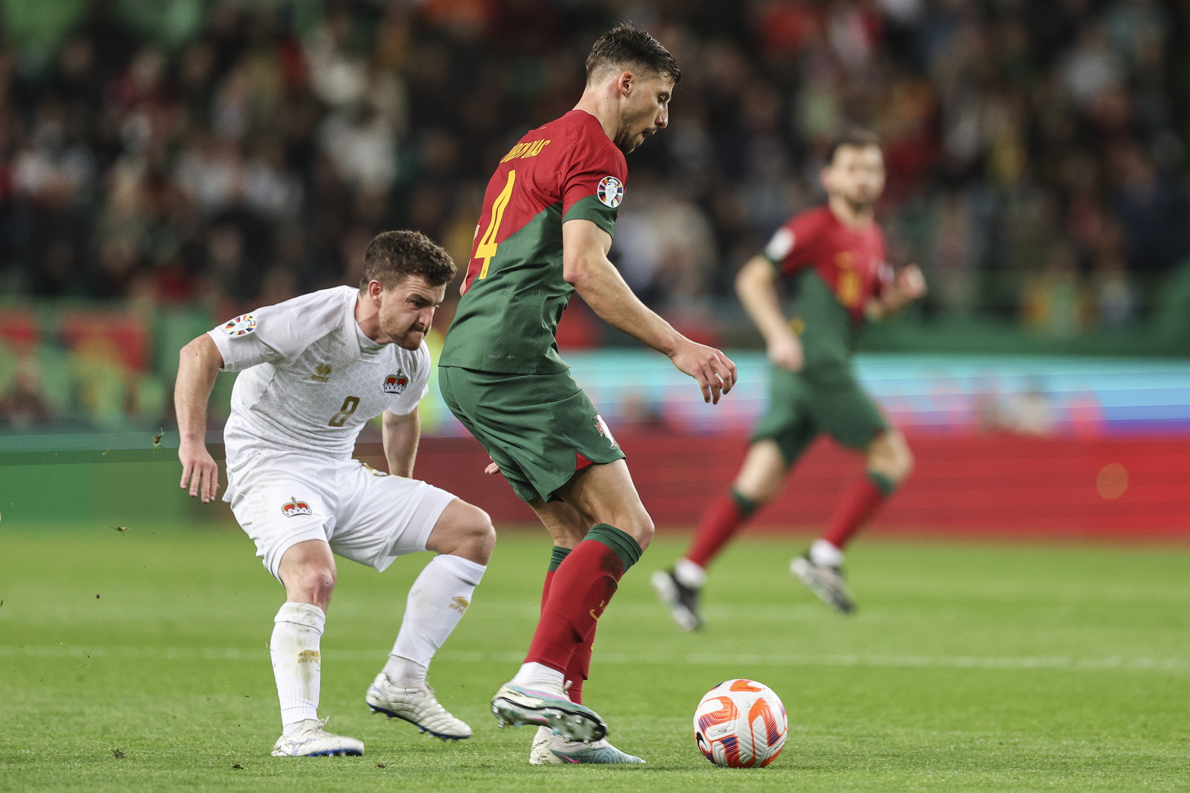 Portugal goleia sobre Liechtenstein na estreia de Roberto Martínez com  Cristiano Ronaldo batendo recorde