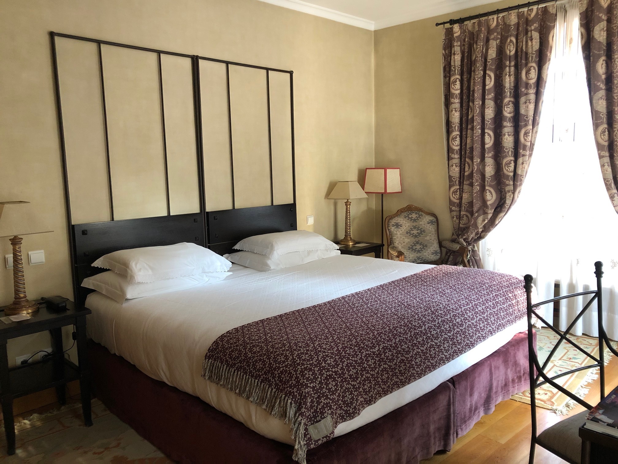 Solar do Castelo: onde antes se fez a guerra, agora celebra-se o amor. E dorme-se em cama de reis