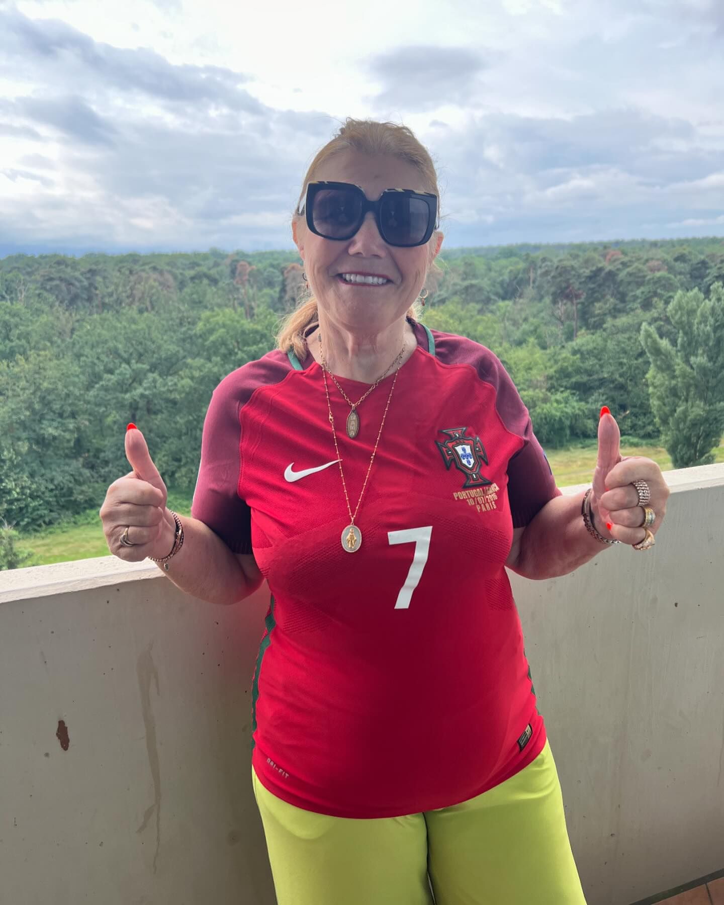 Dolores Aveiro vai assistir ao jogo contra a França. “Se eu morrer do coração, que Portugal seja campeão”